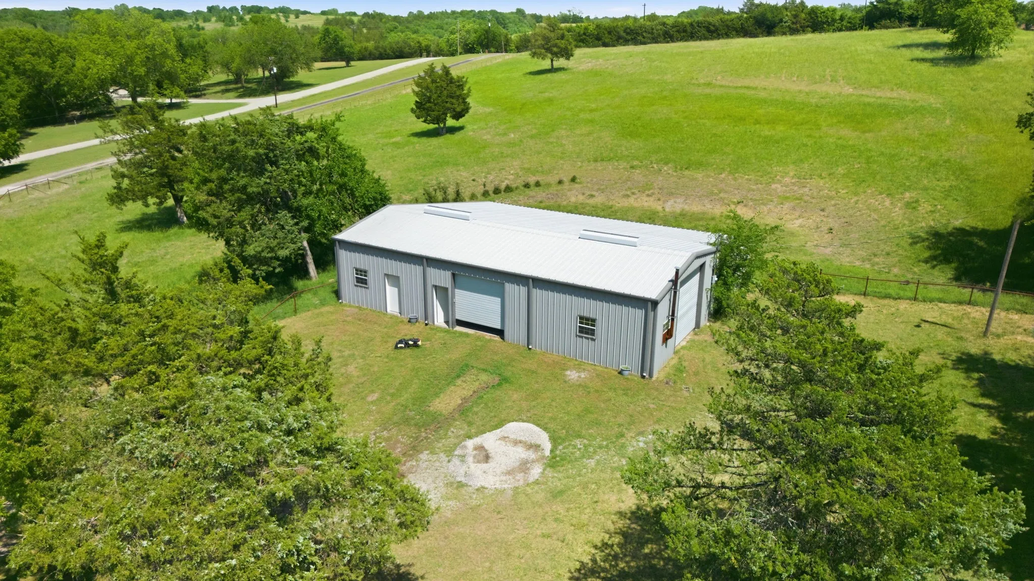Single Family Residence For Sale in Grayson County , 1499 Harrell Road, Howe, Texas 75459, 3 Bedrooms, 2 Bathrooms, Garage spaces, 2,161 Sqft, built in 1985, Price $1,250,000, mls#21245342, Real Estate Agent in Howe, Homes For Sale in Grayson county, Homes For Sale in Howe, Realtor in Howe Texas, Real Estate Brokerage Independent Realty Texas, Luminita Cordes Realtor
