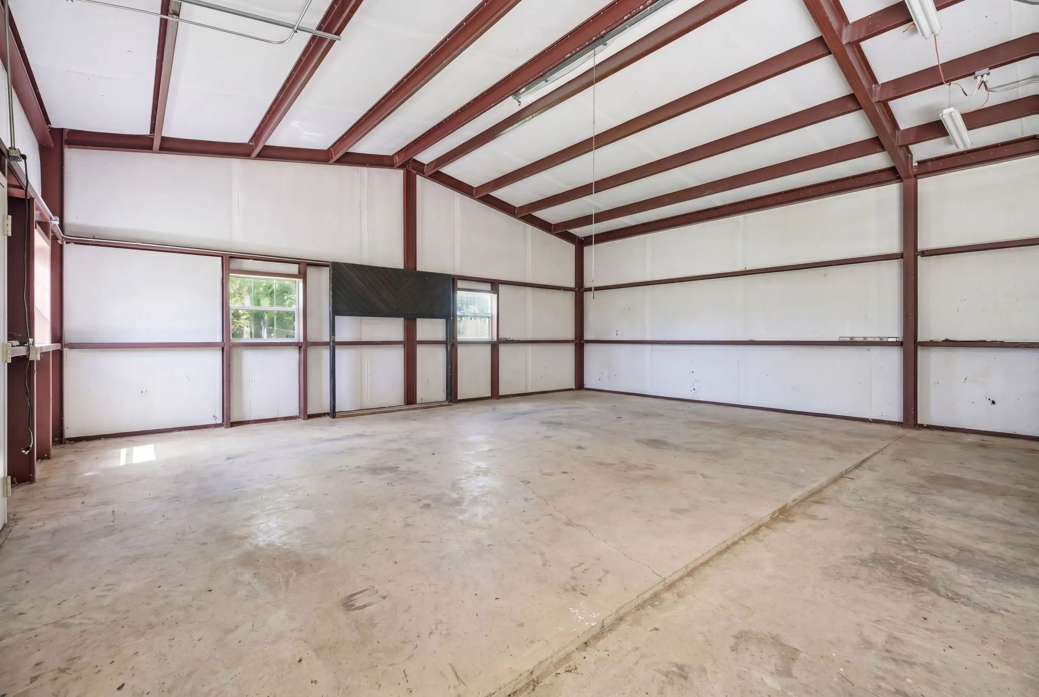 Single Family Residence For Sale in Grayson County , 1499 Harrell Road, Howe, Texas 75459, 3 Bedrooms, 2 Bathrooms, Garage spaces, 2,161 Sqft, built in 1985, Price $1,250,000, mls#21245342, Real Estate Agent in Howe, Homes For Sale in Grayson county, Homes For Sale in Howe, Realtor in Howe Texas, Real Estate Brokerage Independent Realty Texas, Luminita Cordes Realtor