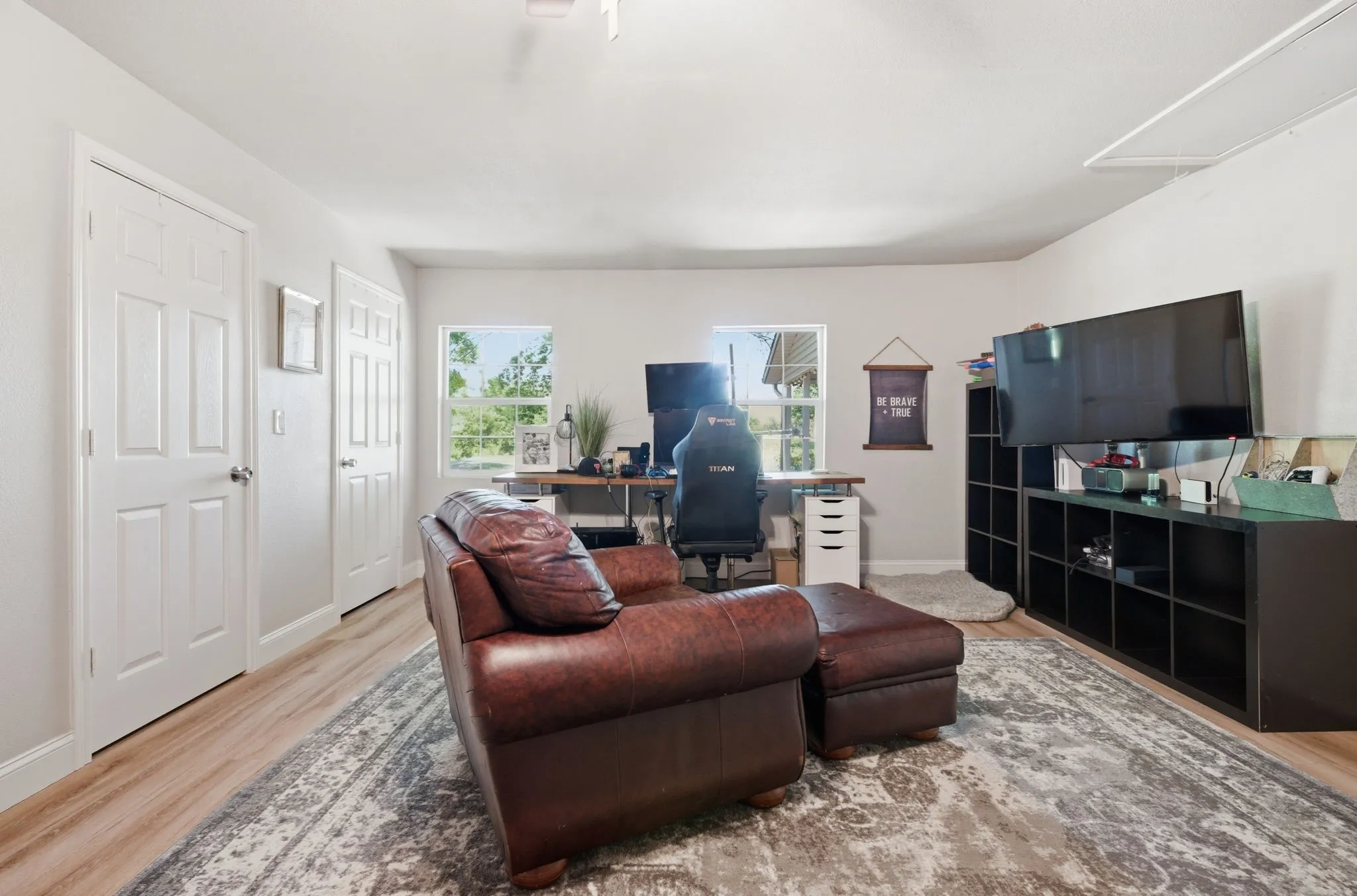 Single Family Residence For Sale in Grayson County , 1499 Harrell Road, Howe, Texas 75459, 3 Bedrooms, 2 Bathrooms, Garage spaces, 2,161 Sqft, built in 1985, Price $1,250,000, mls#21245342, Real Estate Agent in Howe, Homes For Sale in Grayson county, Homes For Sale in Howe, Realtor in Howe Texas, Real Estate Brokerage Independent Realty Texas, Luminita Cordes Realtor