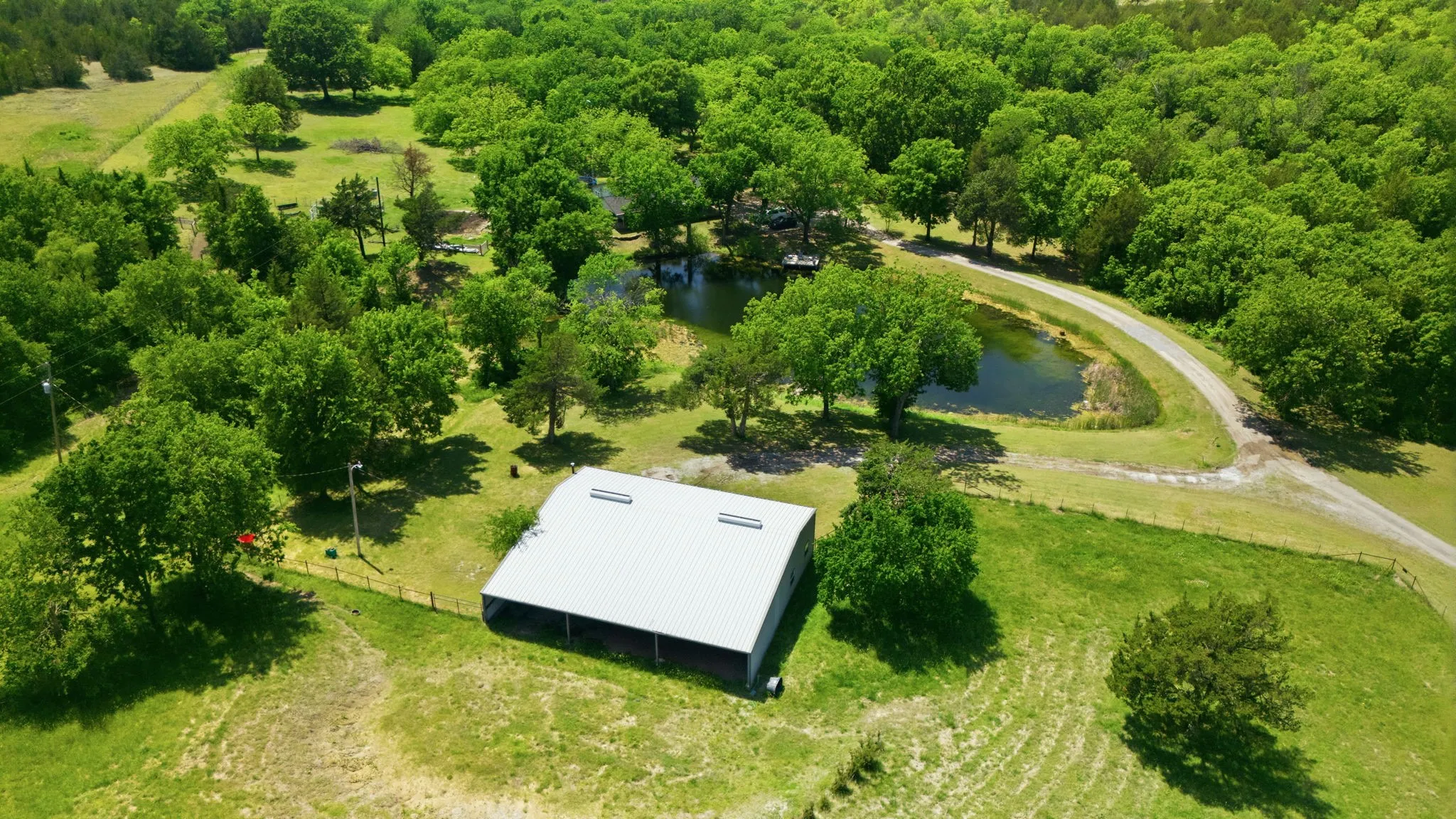 Single Family Residence For Sale in Grayson County , 1499 Harrell Road, Howe, Texas 75459, 3 Bedrooms, 2 Bathrooms, Garage spaces, 2,161 Sqft, built in 1985, Price $1,250,000, mls#21245342, Real Estate Agent in Howe, Homes For Sale in Grayson county, Homes For Sale in Howe, Realtor in Howe Texas, Real Estate Brokerage Independent Realty Texas, Luminita Cordes Realtor