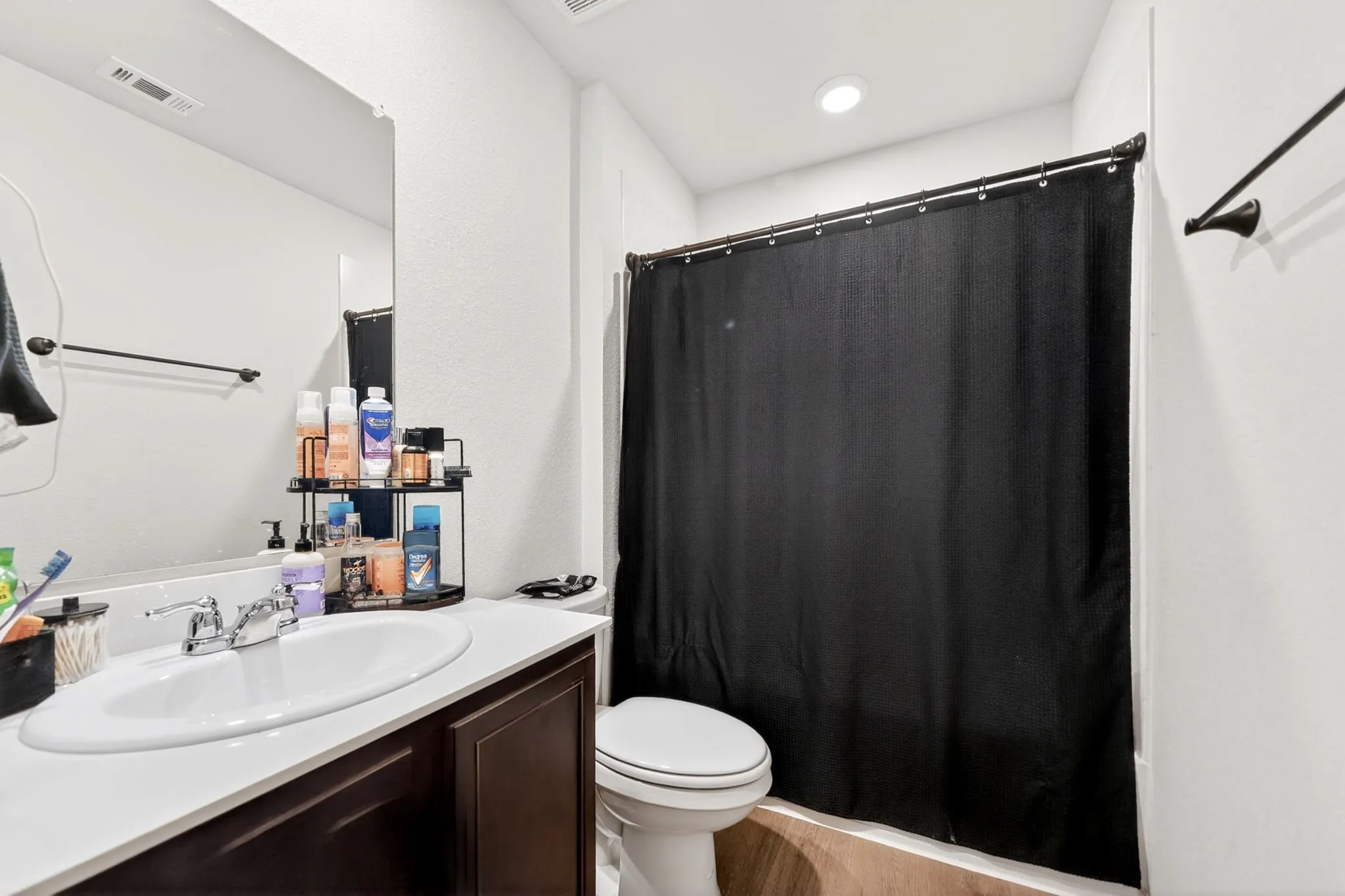Single Family Residence For Sale in Rockwall County , 166 Vitex Drive, Royse City, Texas 75189, 3 Bedroom, 2 Bathroom, 2 Garage spaces, 1,417 Sqft, built in 2023, Preowned, mls#21254230, Real Estate Agent in Royse City, Homes For Sale in Rockwall county, Homes For Sale in Royse City, Realtor in Royse City Texas, Real Estate Brokerage Independent Realty Texas, Luminita Cordes Realtor