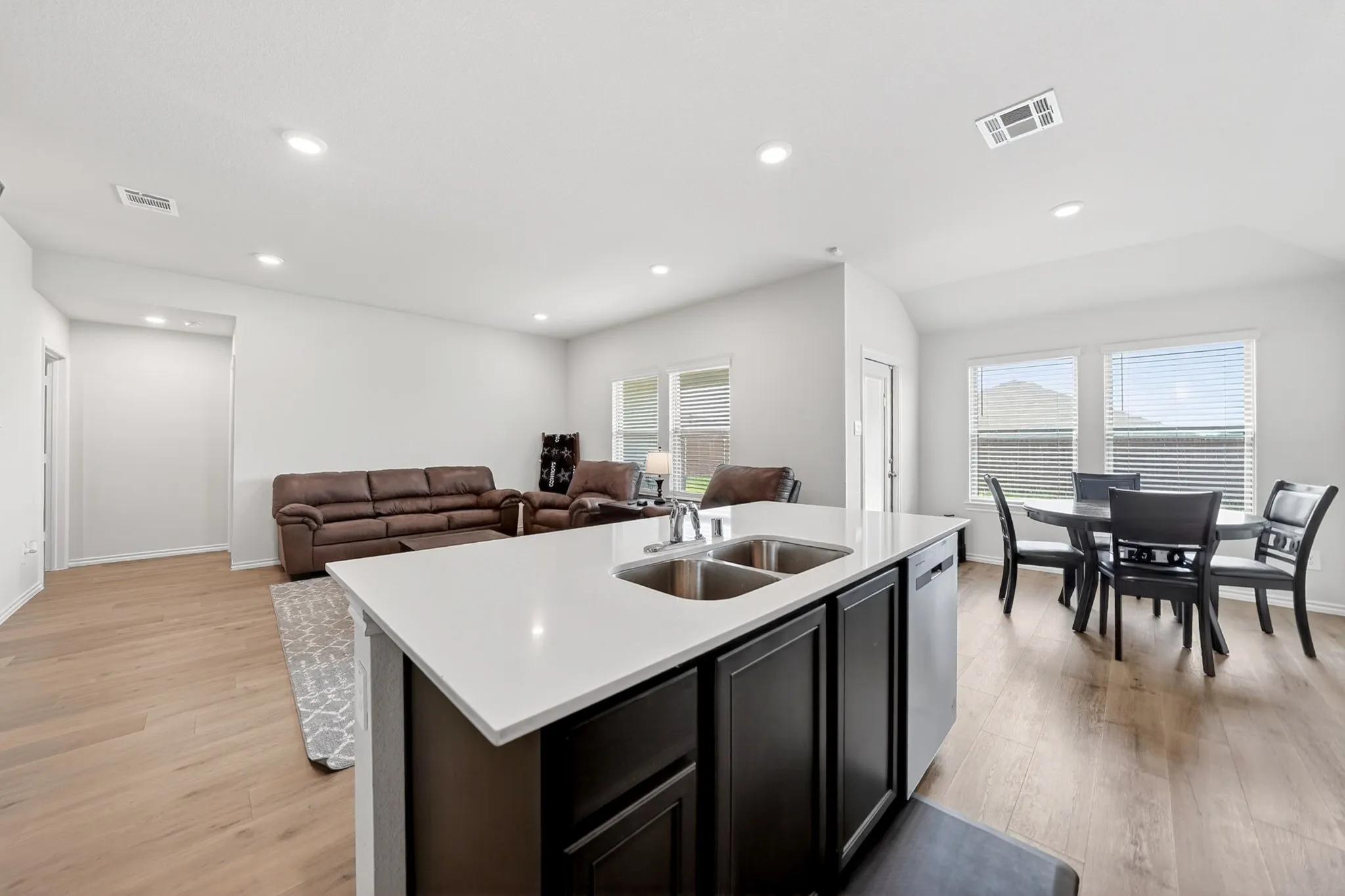 Single Family Residence For Sale in Rockwall County , 166 Vitex Drive, Royse City, Texas 75189, 3 Bedroom, 2 Bathroom, 2 Garage spaces, 1,417 Sqft, built in 2023, Preowned, mls#21254230, Real Estate Agent in Royse City, Homes For Sale in Rockwall county, Homes For Sale in Royse City, Realtor in Royse City Texas, Real Estate Brokerage Independent Realty Texas, Luminita Cordes Realtor