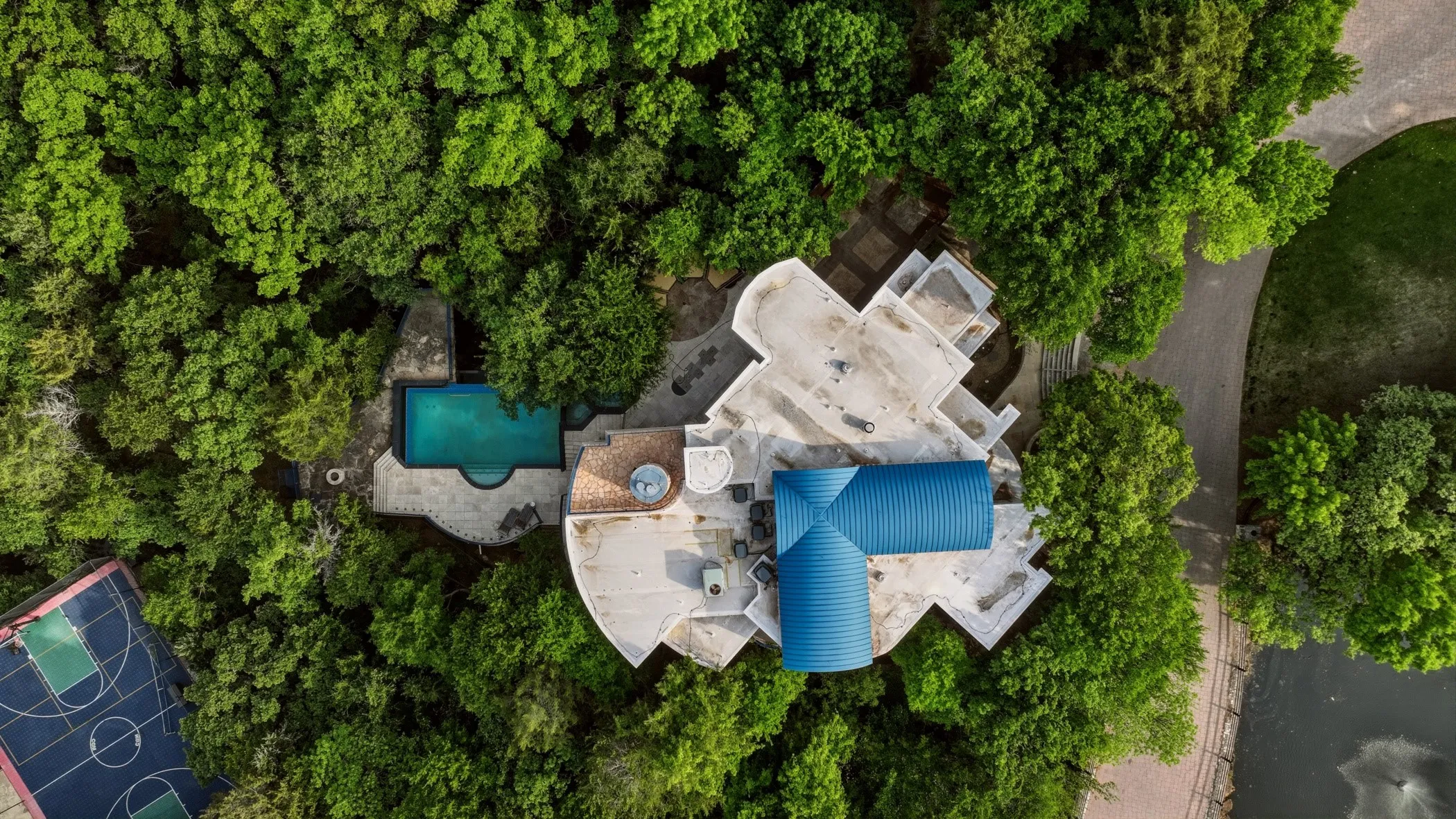 Single Family Residence For Sale in Tarrant County , 2607 Hemingway Drive, Arlington, Texas 76006, 4 Bedroom, 5 Bathroom, 2 Garage spaces, 6,632 Sqft, built in 2002, Preowned, Price $2,995,000, mls#21231250, Real Estate Agent in Arlington, Homes For Sale in Tarrant county, Homes For Sale in Arlington, Realtor in Arlington Texas, Real Estate Brokerage Independent Realty Texas, Luminita Cordes Realtor
