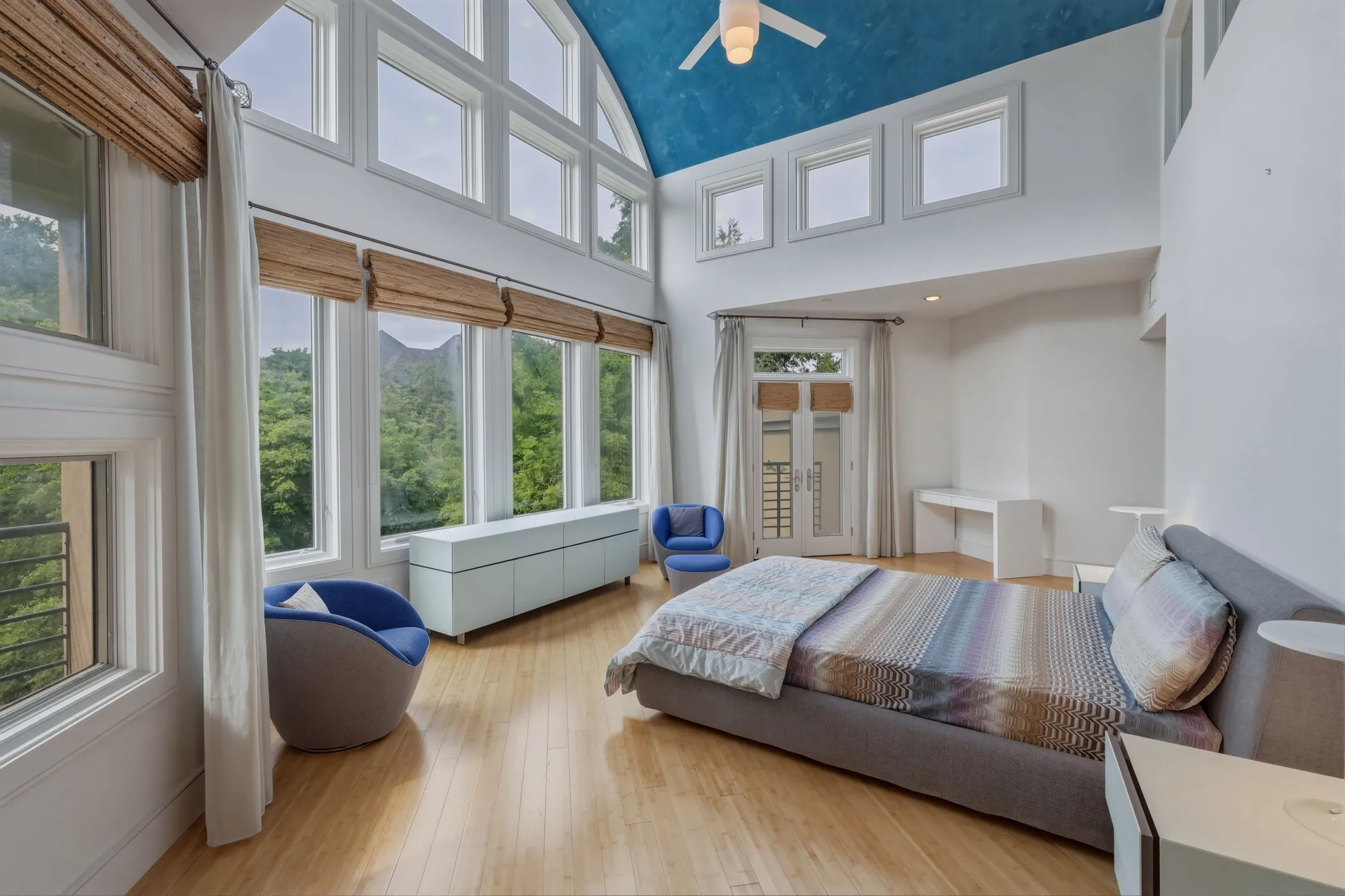 Single Family Residence For Sale in Tarrant County , 2607 Hemingway Drive, Arlington, Texas 76006, 4 Bedroom, 5 Bathroom, 2 Garage spaces, 6,632 Sqft, built in 2002, Preowned, Price $2,995,000, mls#21231250, Real Estate Agent in Arlington, Homes For Sale in Tarrant county, Homes For Sale in Arlington, Realtor in Arlington Texas, Real Estate Brokerage Independent Realty Texas, Luminita Cordes Realtor