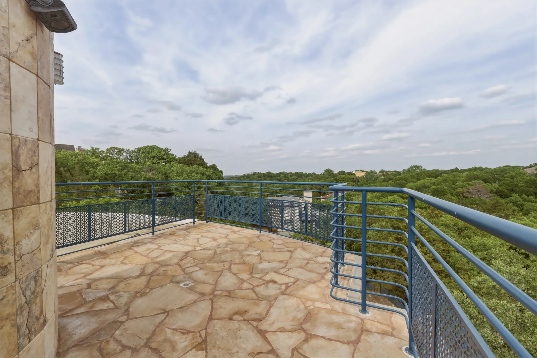 Single Family Residence For Sale in Tarrant County , 2607 Hemingway Drive, Arlington, Texas 76006, 4 Bedroom, 5 Bathroom, 2 Garage spaces, 6,632 Sqft, built in 2002, Preowned, Price $2,995,000, mls#21231250, Real Estate Agent in Arlington, Homes For Sale in Tarrant county, Homes For Sale in Arlington, Realtor in Arlington Texas, Real Estate Brokerage Independent Realty Texas, Luminita Cordes Realtor