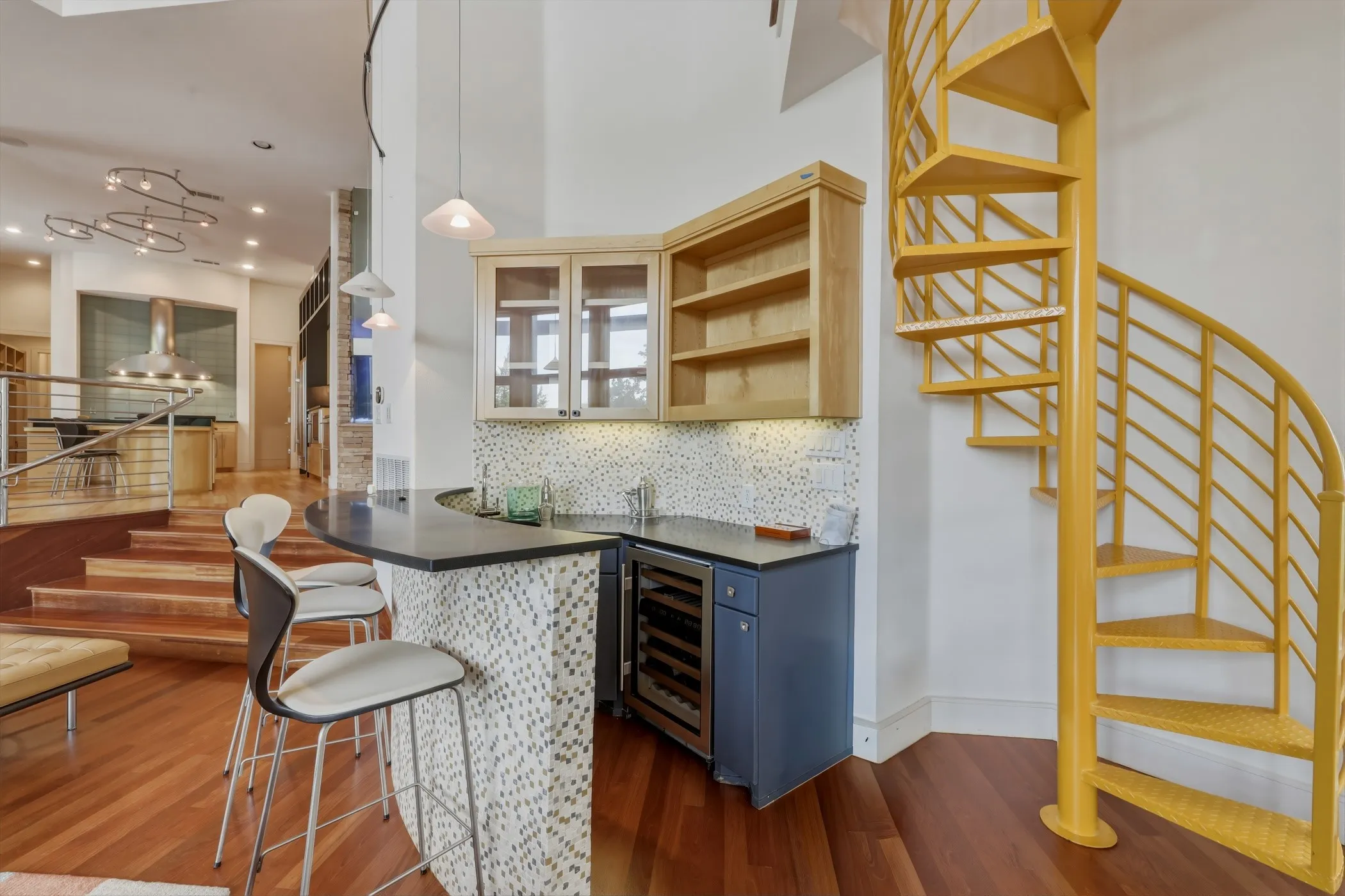 Single Family Residence For Sale in Tarrant County , 2607 Hemingway Drive, Arlington, Texas 76006, 4 Bedroom, 5 Bathroom, 2 Garage spaces, 6,632 Sqft, built in 2002, Preowned, Price $2,995,000, mls#21231250, Real Estate Agent in Arlington, Homes For Sale in Tarrant county, Homes For Sale in Arlington, Realtor in Arlington Texas, Real Estate Brokerage Independent Realty Texas, Luminita Cordes Realtor