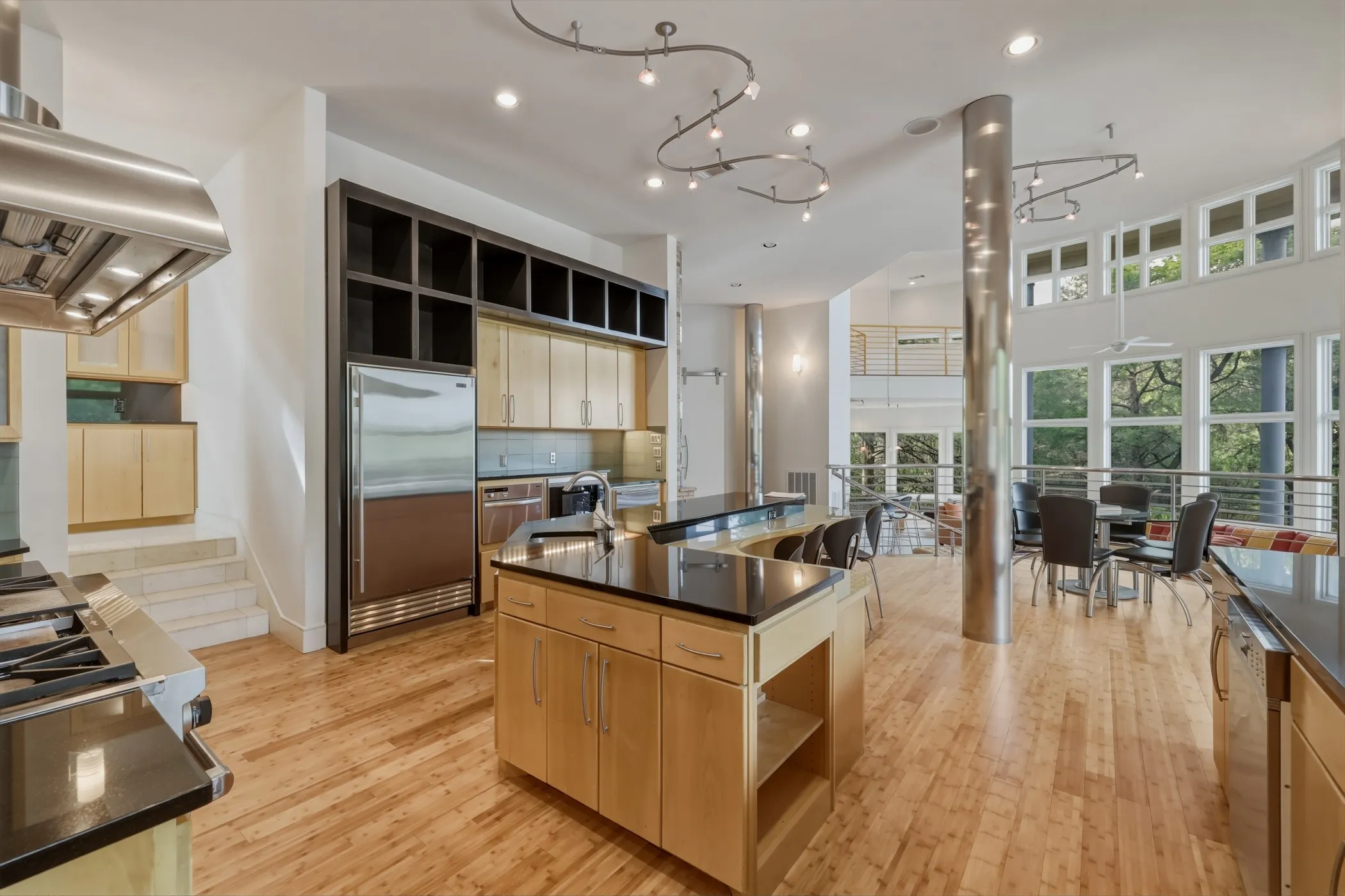 Single Family Residence For Sale in Tarrant County , 2607 Hemingway Drive, Arlington, Texas 76006, 4 Bedroom, 5 Bathroom, 2 Garage spaces, 6,632 Sqft, built in 2002, Preowned, Price $2,995,000, mls#21231250, Real Estate Agent in Arlington, Homes For Sale in Tarrant county, Homes For Sale in Arlington, Realtor in Arlington Texas, Real Estate Brokerage Independent Realty Texas, Luminita Cordes Realtor