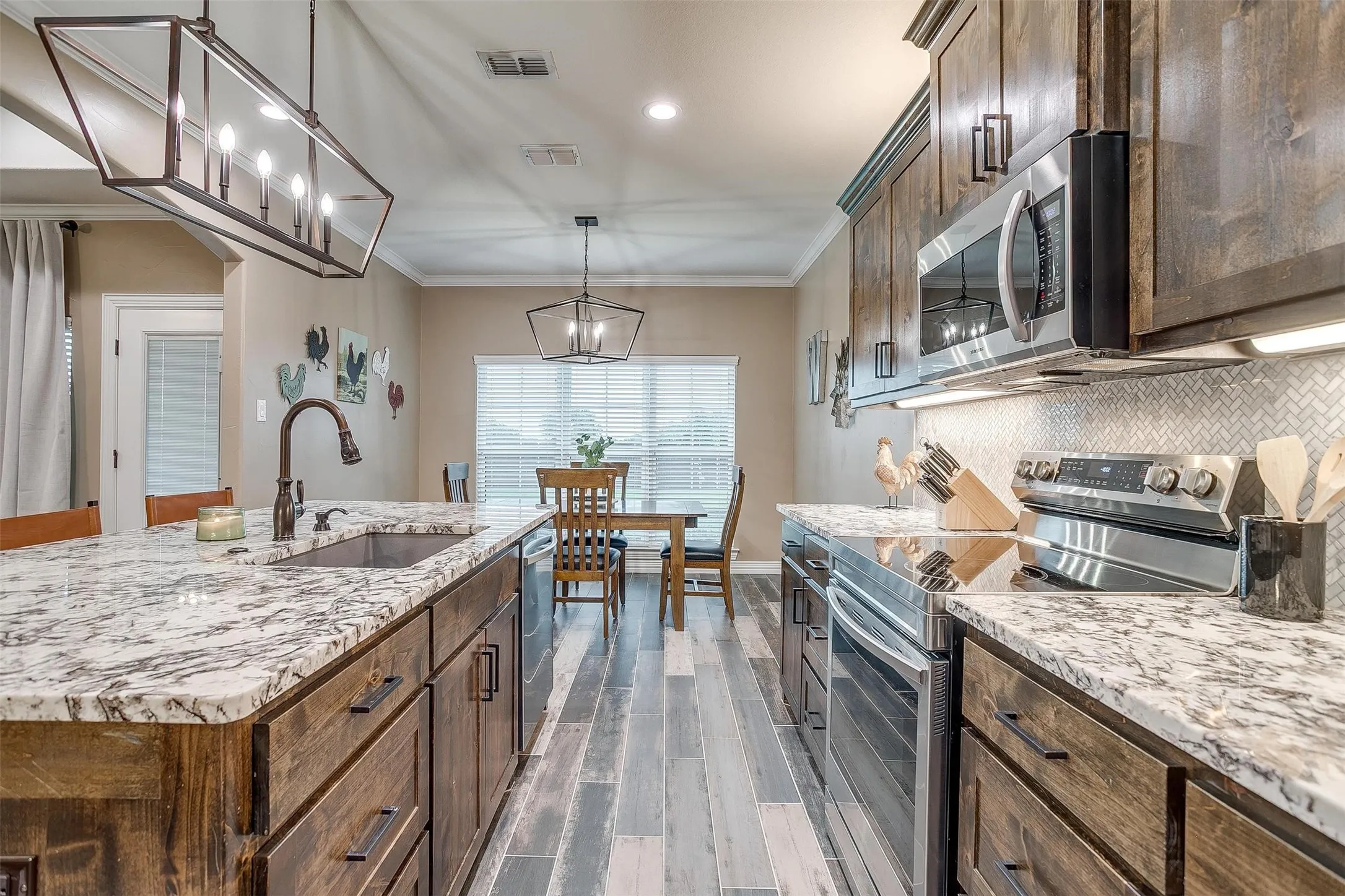 Single Family Residence For Sale in Parker County , 850 Mcclendon Walker Road, Aledo, Texas 76008, 3 Bedroom, 3 Bathroom, 2 Garage spaces, 1,820 Sqft, built in 2021, Preowned, mls#21254158, Real Estate Agent in Aledo, Homes For Sale in Parker county, Homes For Sale in Aledo, Realtor in Aledo Texas, Real Estate Brokerage Independent Realty Texas, Luminita Cordes Realtor