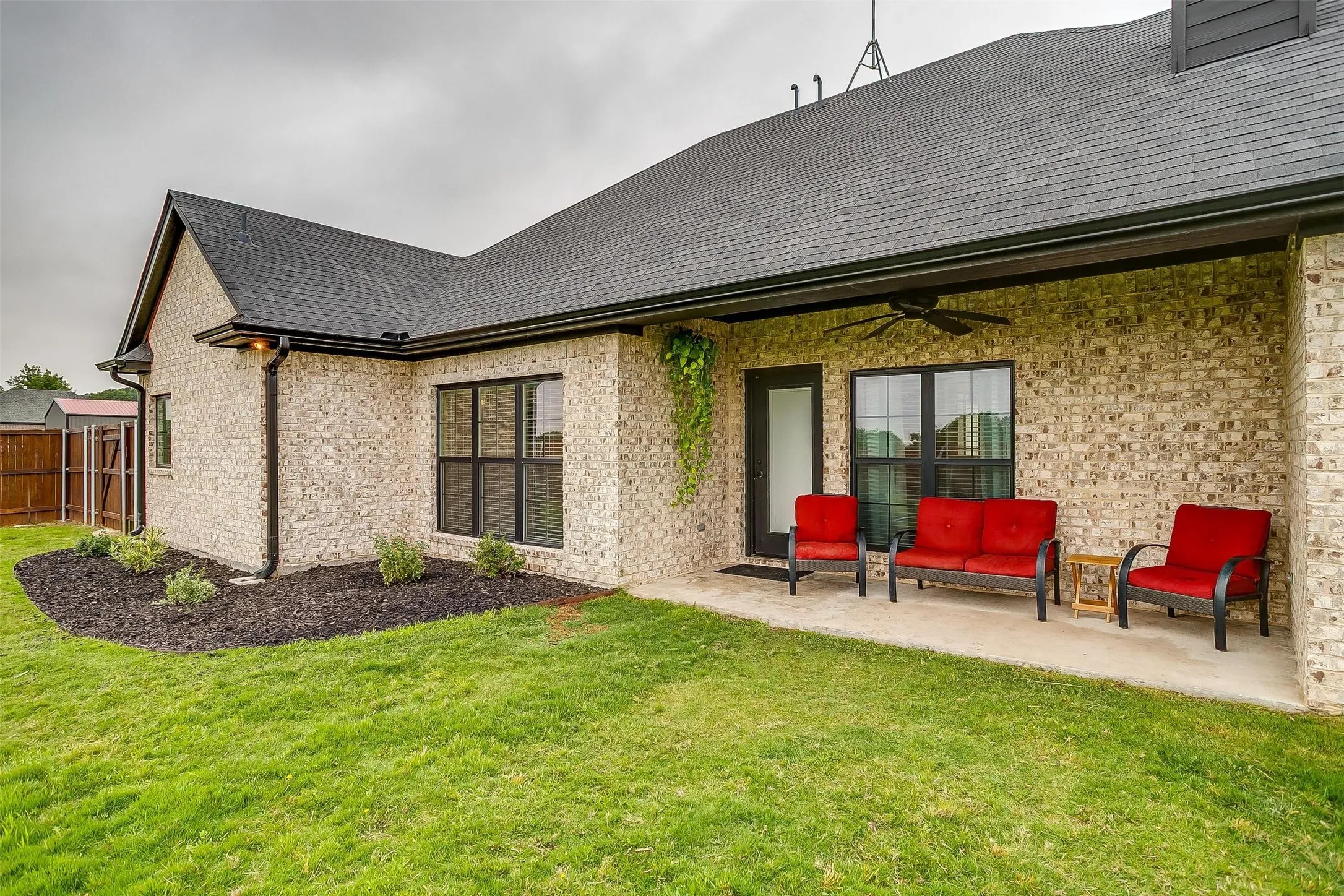 Single Family Residence For Sale in Parker County , 850 Mcclendon Walker Road, Aledo, Texas 76008, 3 Bedroom, 3 Bathroom, 2 Garage spaces, 1,820 Sqft, built in 2021, Preowned, mls#21254158, Real Estate Agent in Aledo, Homes For Sale in Parker county, Homes For Sale in Aledo, Realtor in Aledo Texas, Real Estate Brokerage Independent Realty Texas, Luminita Cordes Realtor