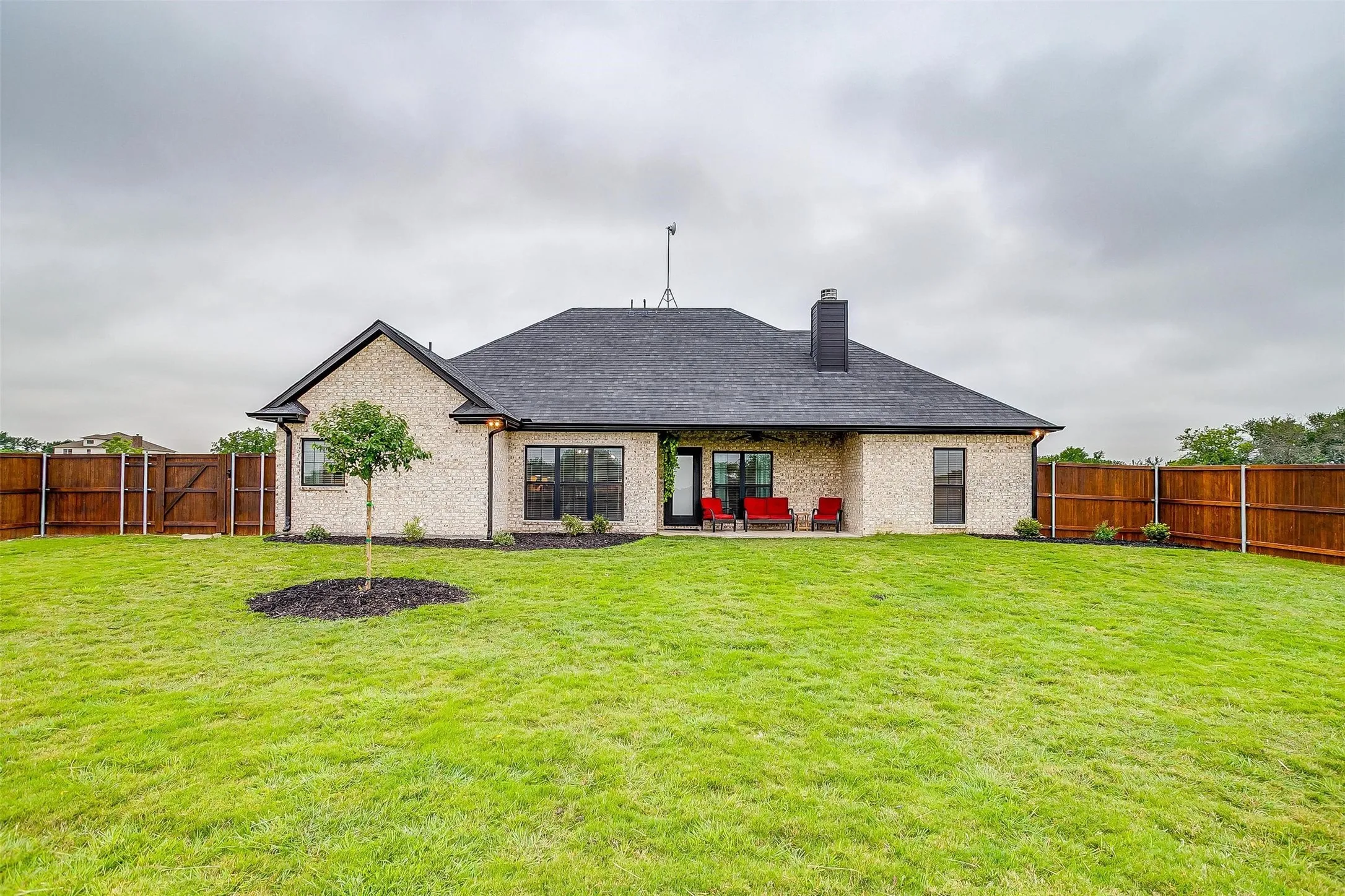 Single Family Residence For Sale in Parker County , 850 Mcclendon Walker Road, Aledo, Texas 76008, 3 Bedroom, 3 Bathroom, 2 Garage spaces, 1,820 Sqft, built in 2021, Preowned, mls#21254158, Real Estate Agent in Aledo, Homes For Sale in Parker county, Homes For Sale in Aledo, Realtor in Aledo Texas, Real Estate Brokerage Independent Realty Texas, Luminita Cordes Realtor