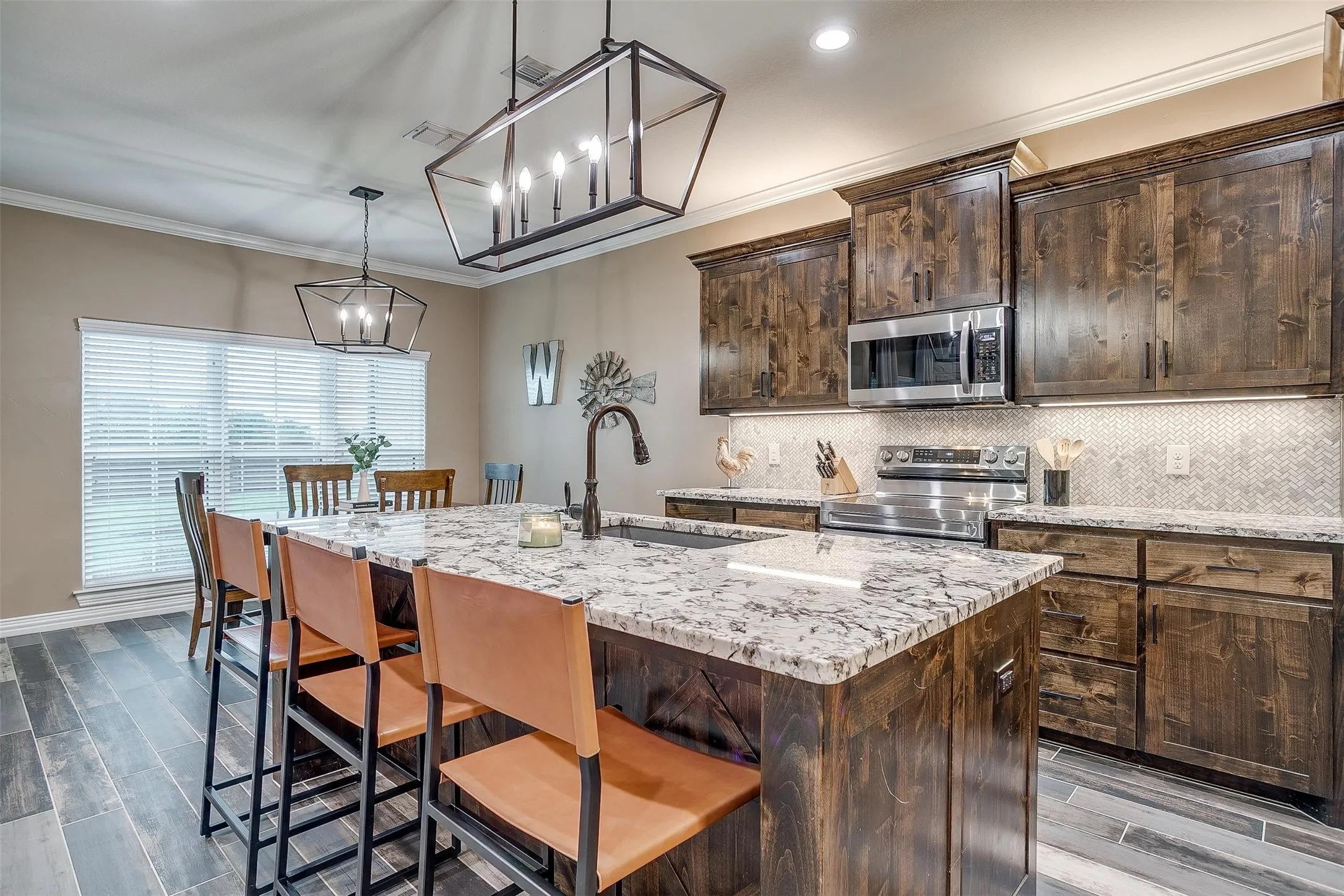 Single Family Residence For Sale in Parker County , 850 Mcclendon Walker Road, Aledo, Texas 76008, 3 Bedroom, 3 Bathroom, 2 Garage spaces, 1,820 Sqft, built in 2021, Preowned, mls#21254158, Real Estate Agent in Aledo, Homes For Sale in Parker county, Homes For Sale in Aledo, Realtor in Aledo Texas, Real Estate Brokerage Independent Realty Texas, Luminita Cordes Realtor