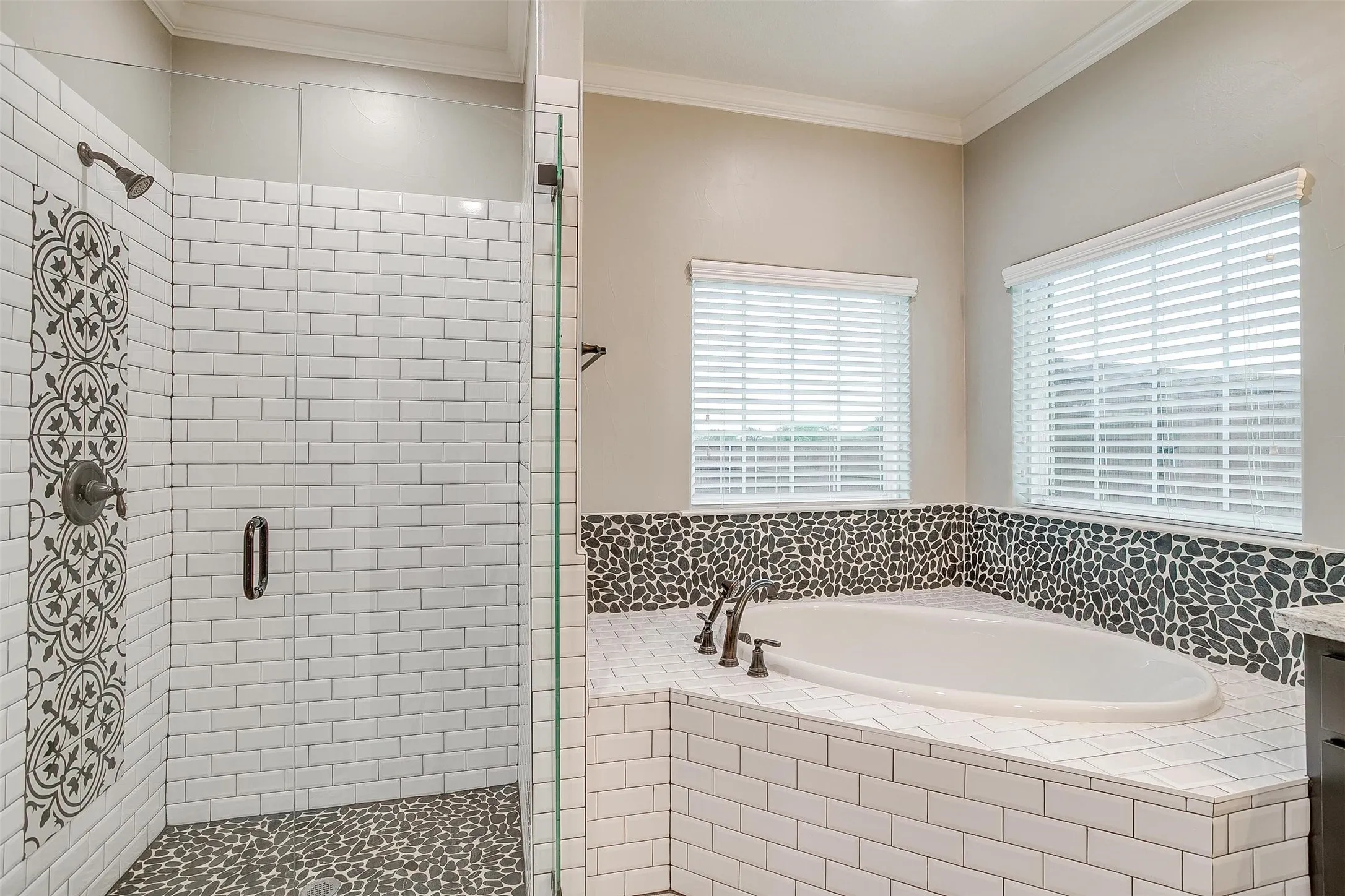 Single Family Residence For Sale in Parker County , 850 Mcclendon Walker Road, Aledo, Texas 76008, 3 Bedroom, 3 Bathroom, 2 Garage spaces, 1,820 Sqft, built in 2021, Preowned, mls#21254158, Real Estate Agent in Aledo, Homes For Sale in Parker county, Homes For Sale in Aledo, Realtor in Aledo Texas, Real Estate Brokerage Independent Realty Texas, Luminita Cordes Realtor