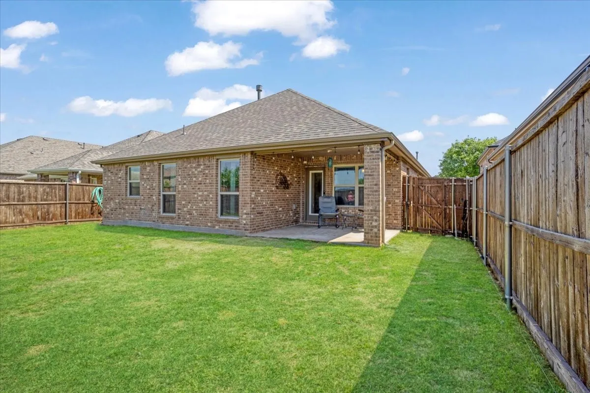 Single Family Residence For Sale in Collin County , 1125 Elizabeth Street, Anna, Texas 75409, 4 Bedroom, 2 Bathroom, 2 Garage spaces, 1,628 Sqft, built in 2017, mls#21254401, Real Estate Agent in Anna, Homes For Sale in Collin county, Homes For Sale in Anna, Realtor in Anna Texas, Real Estate Brokerage Independent Realty Texas, Luminita Cordes Realtor