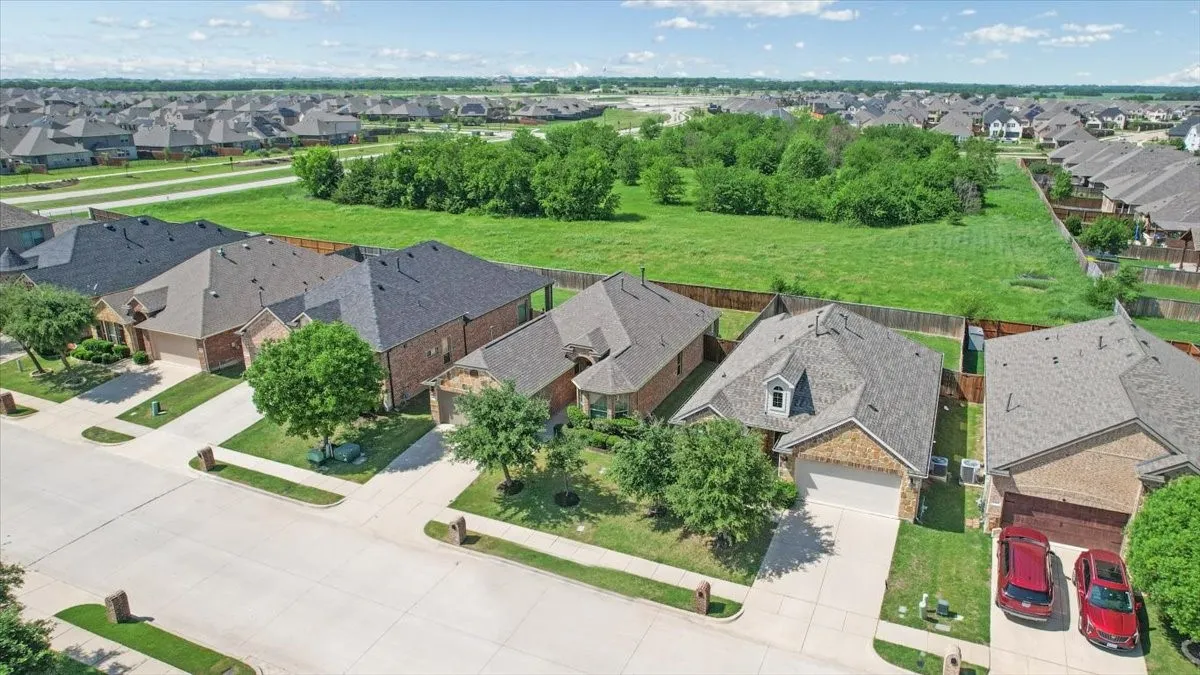 Single Family Residence For Sale in Collin County , 1125 Elizabeth Street, Anna, Texas 75409, 4 Bedroom, 2 Bathroom, 2 Garage spaces, 1,628 Sqft, built in 2017, mls#21254401, Real Estate Agent in Anna, Homes For Sale in Collin county, Homes For Sale in Anna, Realtor in Anna Texas, Real Estate Brokerage Independent Realty Texas, Luminita Cordes Realtor