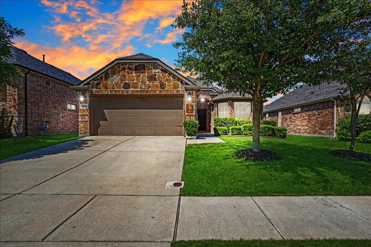 Single Family Residence For Sale in Collin County , 1125 Elizabeth Street, Anna, Texas 75409, 4 Bedroom, 2 Bathroom, 2 Garage spaces, 1,628 Sqft, built in 2017, mls#21254401, Real Estate Agent in Anna, Homes For Sale in Collin county, Homes For Sale in Anna, Realtor in Anna Texas, Real Estate Brokerage Independent Realty Texas, Luminita Cordes Realtor