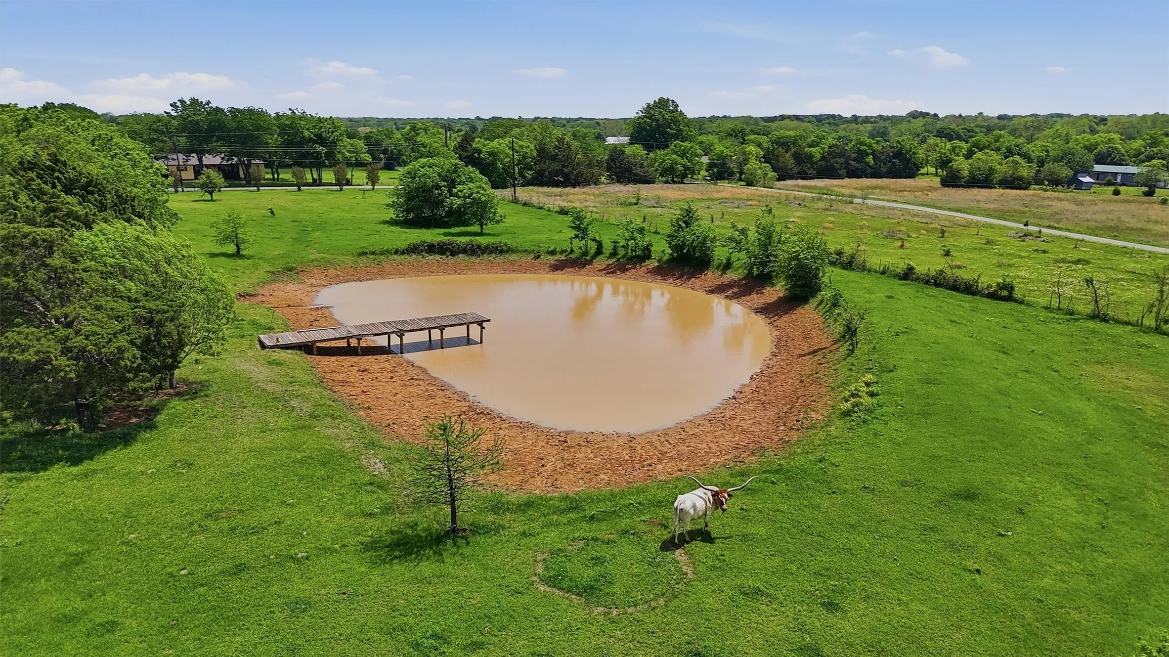 Single Family Residence For Sale in Grayson County , 2139 Keefer Road, Pottsboro, Texas 75076, 1 Bedroom, 1 Bathroom, Garage spaces, 1,500 Sqft, built in 2007, Preowned, mls#21251880, Real Estate Agent in Pottsboro, Homes For Sale in Grayson county, Homes For Sale in Pottsboro, Realtor in Pottsboro Texas, Real Estate Brokerage Independent Realty Texas, Luminita Cordes Realtor