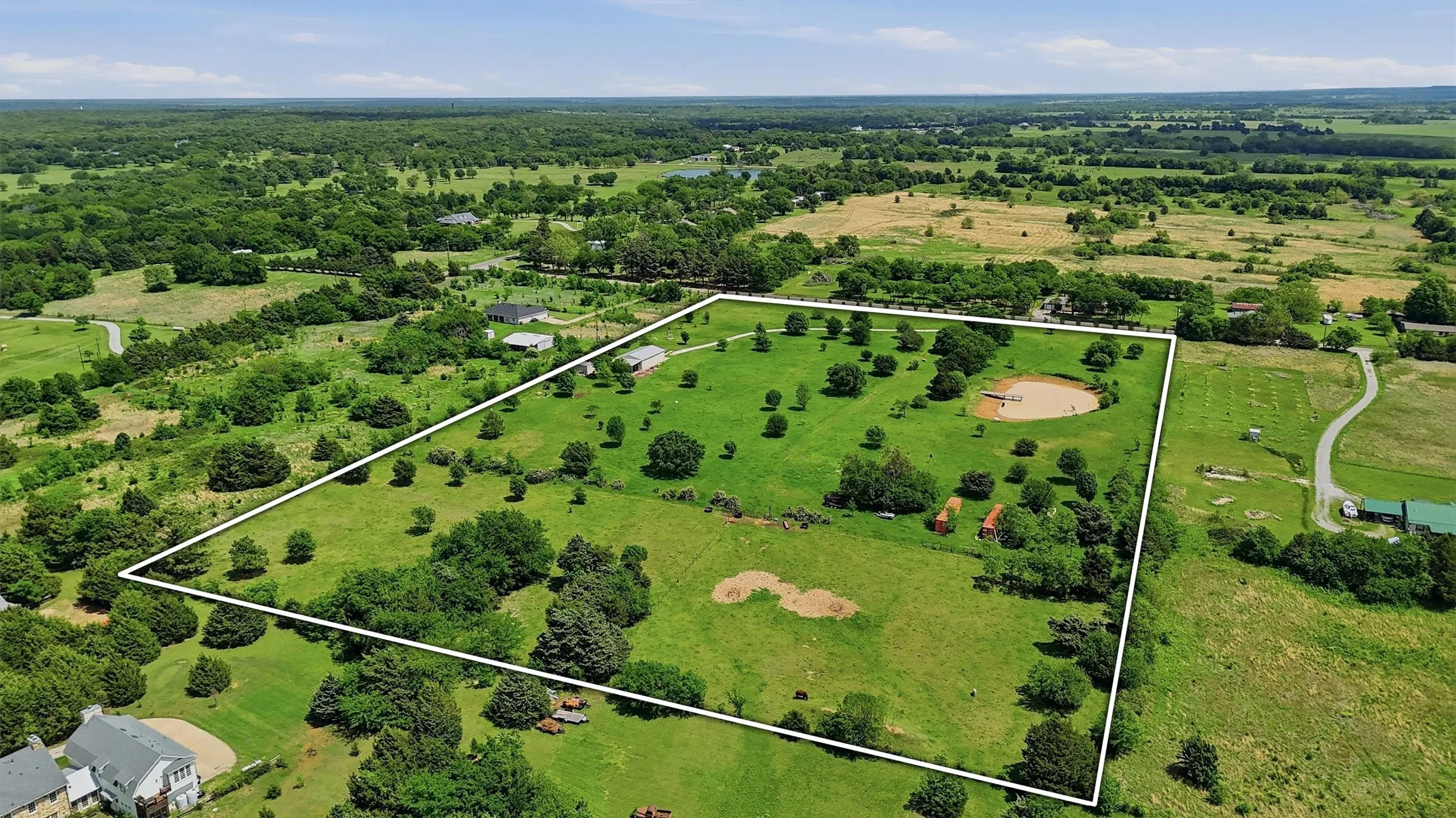 Single Family Residence For Sale in Grayson County , 2139 Keefer Road, Pottsboro, Texas 75076, 1 Bedroom, 1 Bathroom, Garage spaces, 1,500 Sqft, built in 2007, Preowned, mls#21251880, Real Estate Agent in Pottsboro, Homes For Sale in Grayson county, Homes For Sale in Pottsboro, Realtor in Pottsboro Texas, Real Estate Brokerage Independent Realty Texas, Luminita Cordes Realtor