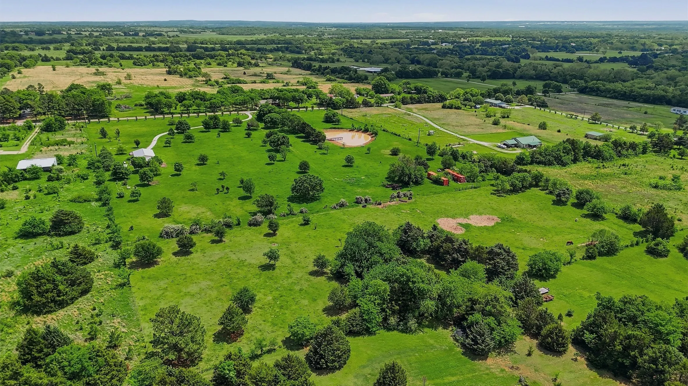 Single Family Residence For Sale in Grayson County , 2139 Keefer Road, Pottsboro, Texas 75076, 1 Bedroom, 1 Bathroom, Garage spaces, 1,500 Sqft, built in 2007, Preowned, mls#21251880, Real Estate Agent in Pottsboro, Homes For Sale in Grayson county, Homes For Sale in Pottsboro, Realtor in Pottsboro Texas, Real Estate Brokerage Independent Realty Texas, Luminita Cordes Realtor