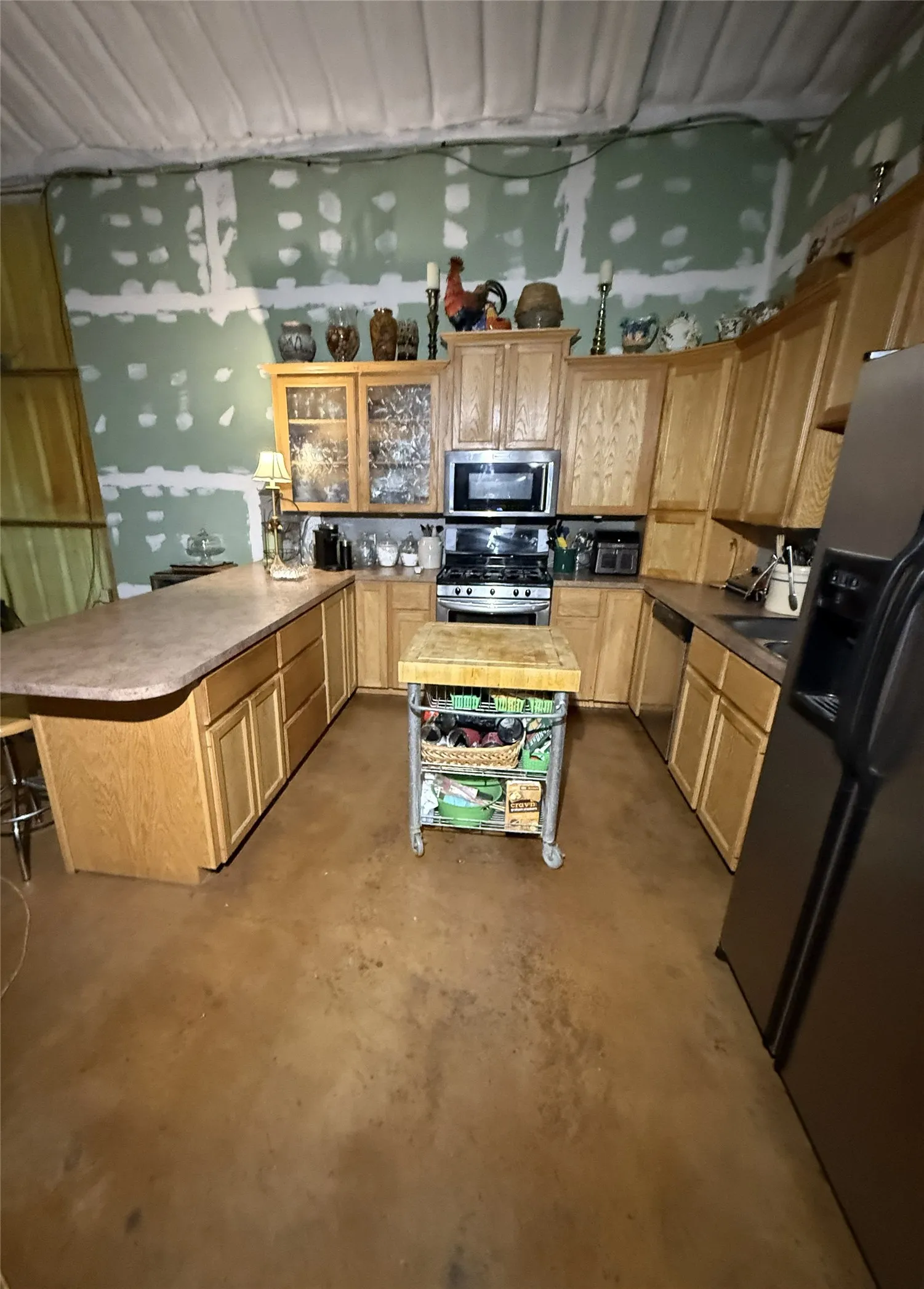 Single Family Residence For Sale in Grayson County , 2139 Keefer Road, Pottsboro, Texas 75076, 1 Bedroom, 1 Bathroom, Garage spaces, 1,500 Sqft, built in 2007, Preowned, mls#21251880, Real Estate Agent in Pottsboro, Homes For Sale in Grayson county, Homes For Sale in Pottsboro, Realtor in Pottsboro Texas, Real Estate Brokerage Independent Realty Texas, Luminita Cordes Realtor