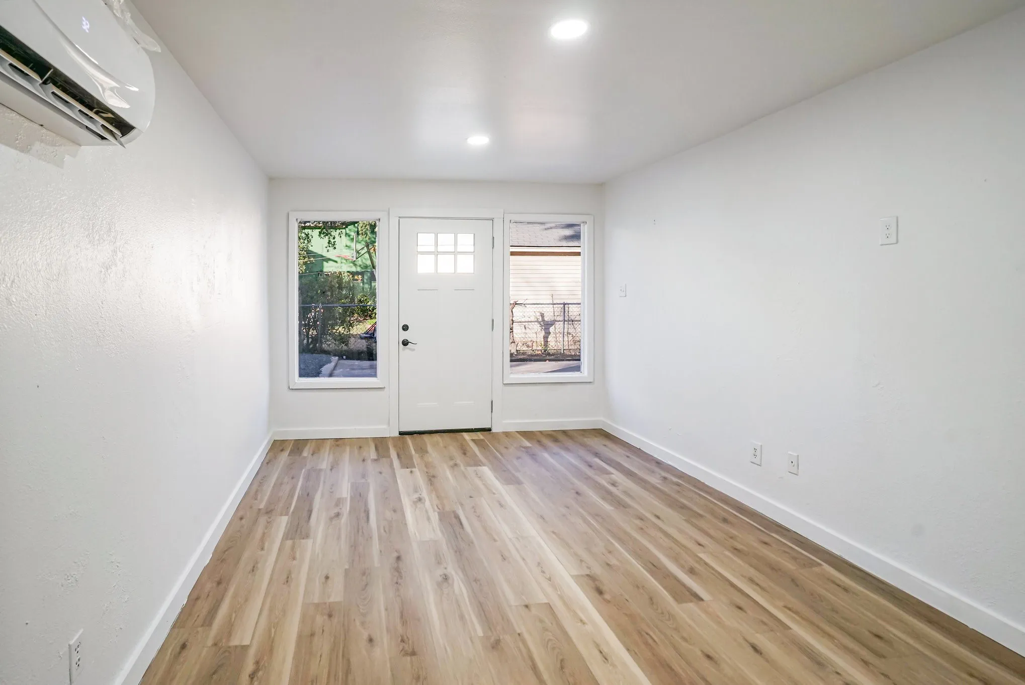 Single Family Residence For Sale in Dallas County , 7518 Caillet Street, Dallas, Texas 75209, 4 Bedroom, 3 Bathroom, 2 Garage spaces, 2,014 Sqft, built in 1948, mls#21245660, Real Estate Agent in Dallas, Homes For Sale in Dallas county, Homes For Sale in Dallas, Realtor in Dallas Texas, Real Estate Brokerage Independent Realty Texas, Luminita Cordes Realtor