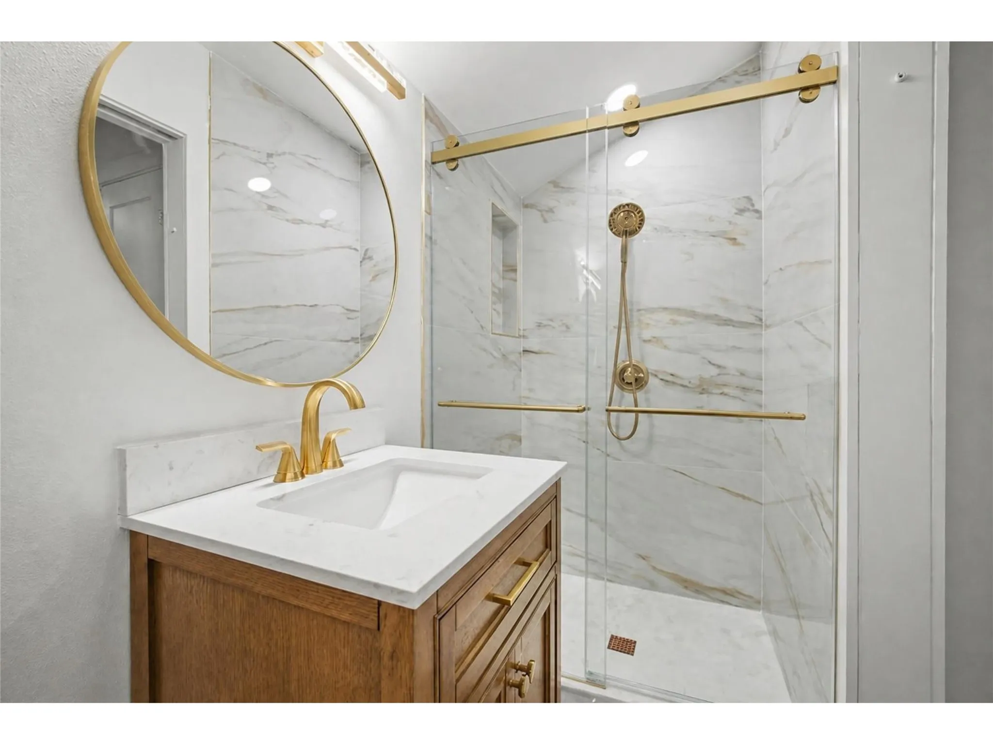 Single Family Residence For Sale in Dallas County , 7518 Caillet Street, Dallas, Texas 75209, 4 Bedroom, 3 Bathroom, 2 Garage spaces, 2,014 Sqft, built in 1948, mls#21245660, Real Estate Agent in Dallas, Homes For Sale in Dallas county, Homes For Sale in Dallas, Realtor in Dallas Texas, Real Estate Brokerage Independent Realty Texas, Luminita Cordes Realtor