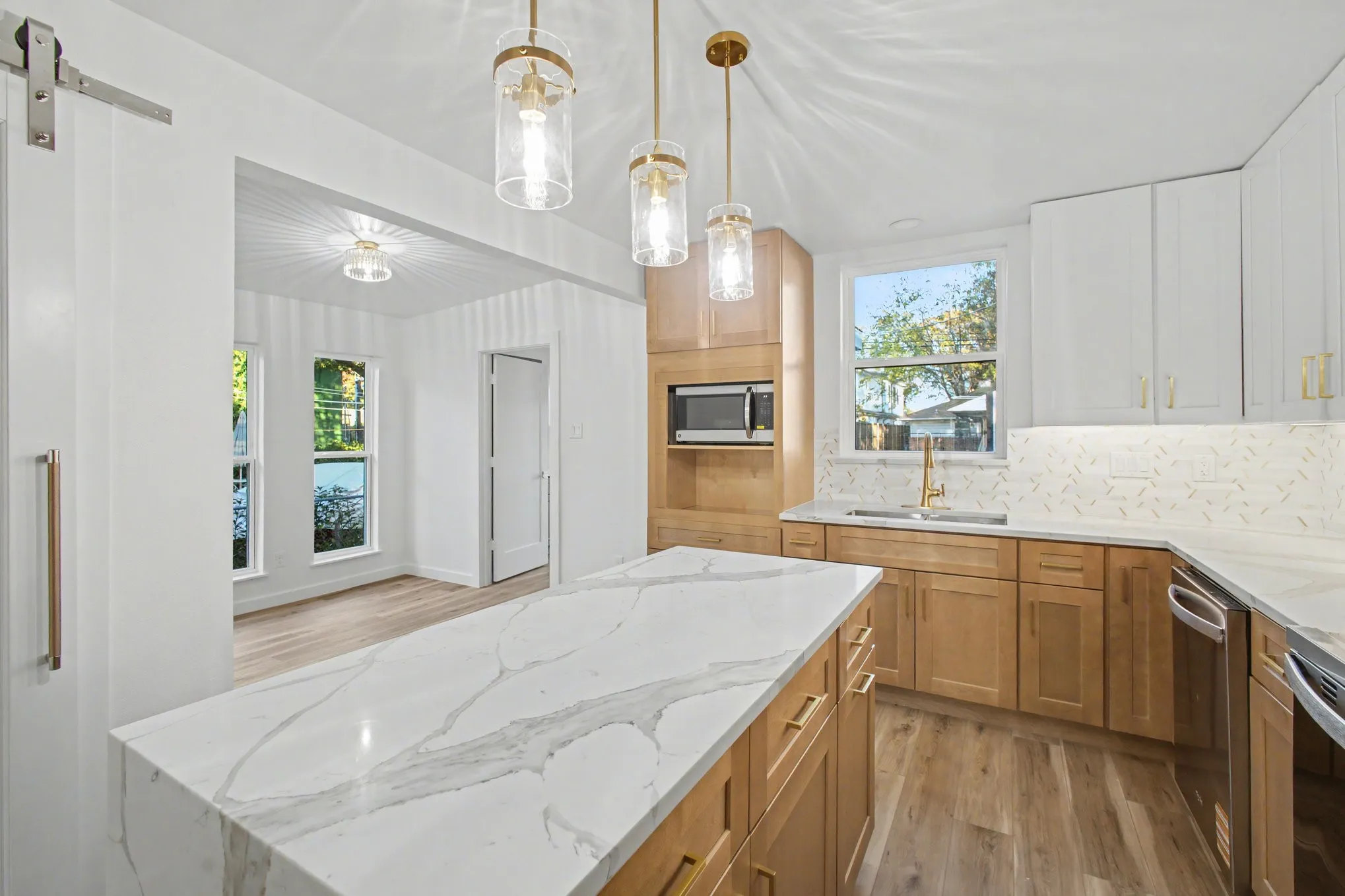 Single Family Residence For Sale in Dallas County , 7518 Caillet Street, Dallas, Texas 75209, 4 Bedroom, 3 Bathroom, 2 Garage spaces, 2,014 Sqft, built in 1948, mls#21245660, Real Estate Agent in Dallas, Homes For Sale in Dallas county, Homes For Sale in Dallas, Realtor in Dallas Texas, Real Estate Brokerage Independent Realty Texas, Luminita Cordes Realtor