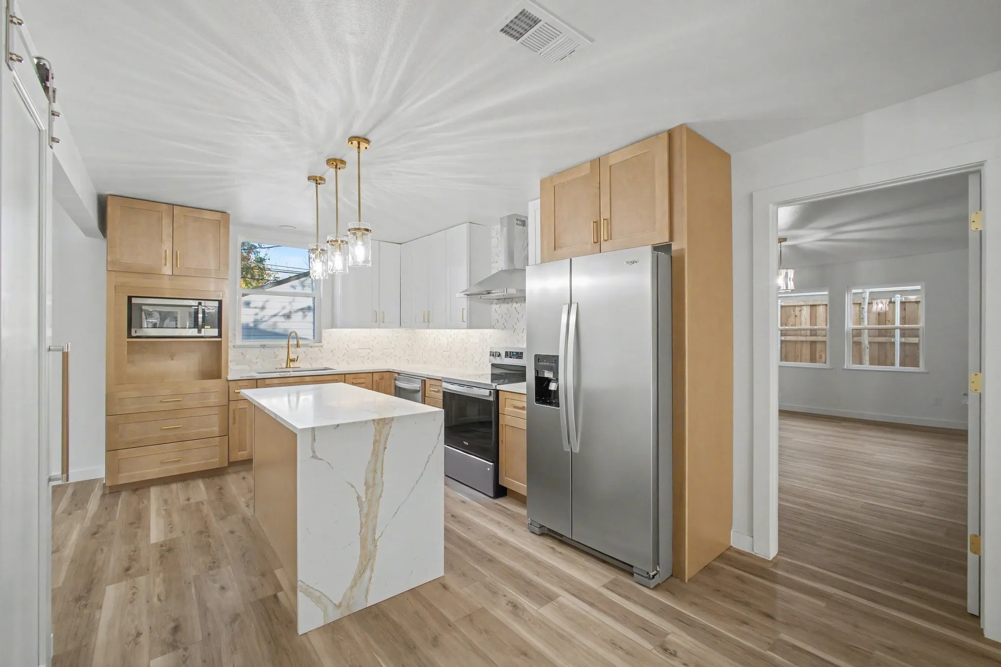 Single Family Residence For Sale in Dallas County , 7518 Caillet Street, Dallas, Texas 75209, 4 Bedroom, 3 Bathroom, 2 Garage spaces, 2,014 Sqft, built in 1948, mls#21245660, Real Estate Agent in Dallas, Homes For Sale in Dallas county, Homes For Sale in Dallas, Realtor in Dallas Texas, Real Estate Brokerage Independent Realty Texas, Luminita Cordes Realtor
