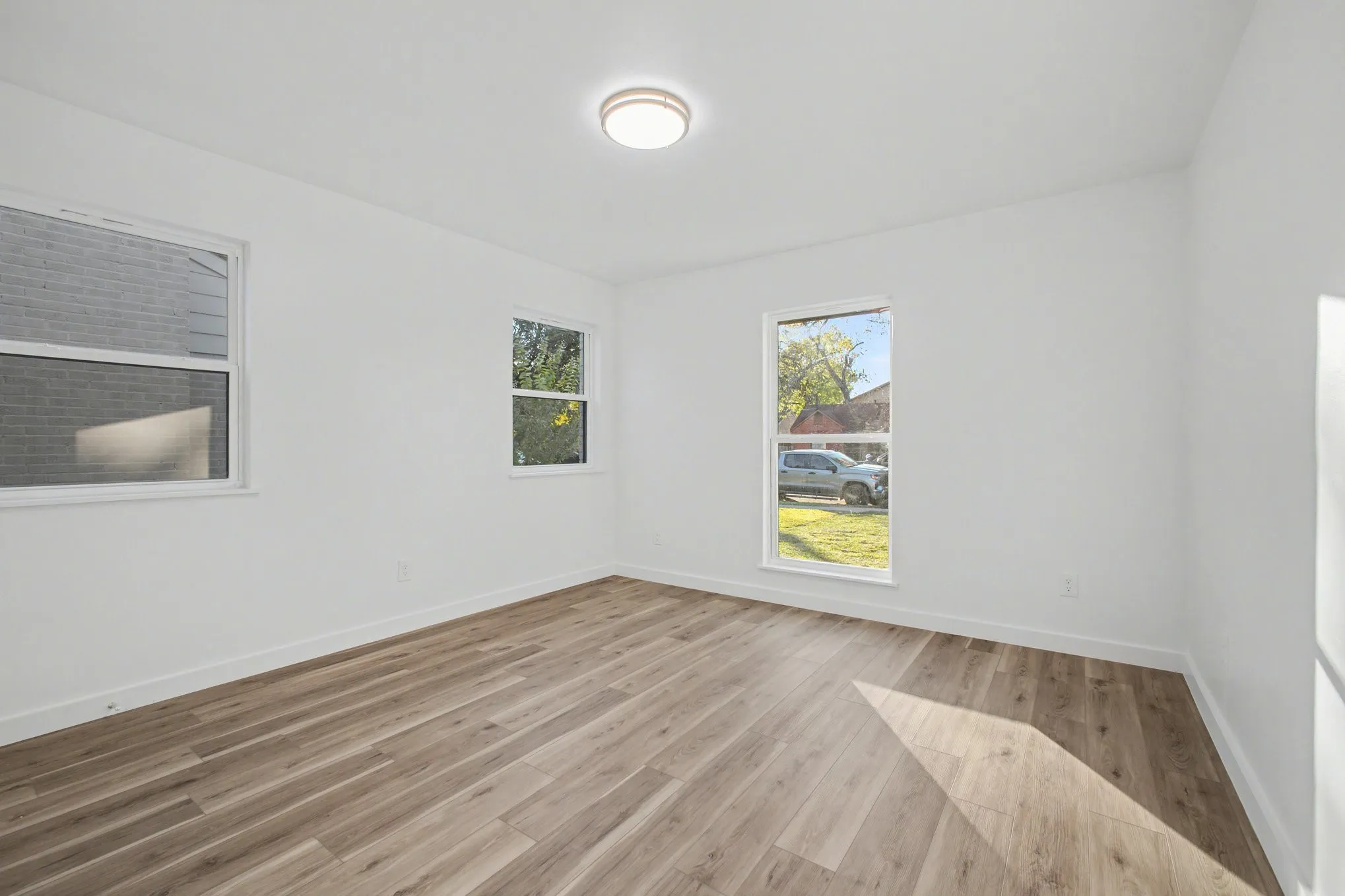 Single Family Residence For Sale in Dallas County , 7518 Caillet Street, Dallas, Texas 75209, 4 Bedroom, 3 Bathroom, 2 Garage spaces, 2,014 Sqft, built in 1948, mls#21245660, Real Estate Agent in Dallas, Homes For Sale in Dallas county, Homes For Sale in Dallas, Realtor in Dallas Texas, Real Estate Brokerage Independent Realty Texas, Luminita Cordes Realtor