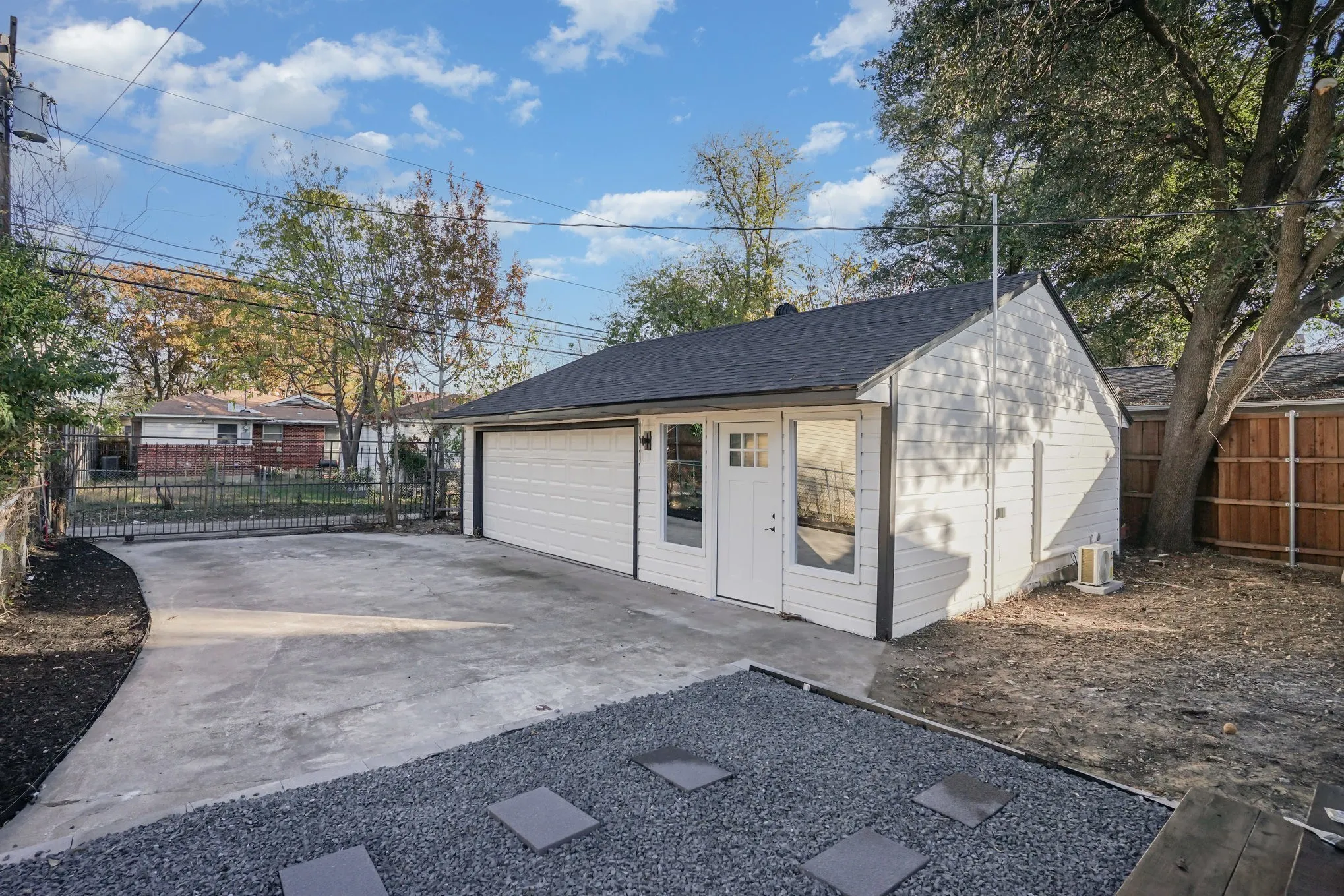 Single Family Residence For Sale in Dallas County , 7518 Caillet Street, Dallas, Texas 75209, 4 Bedroom, 3 Bathroom, 2 Garage spaces, 2,014 Sqft, built in 1948, mls#21245660, Real Estate Agent in Dallas, Homes For Sale in Dallas county, Homes For Sale in Dallas, Realtor in Dallas Texas, Real Estate Brokerage Independent Realty Texas, Luminita Cordes Realtor