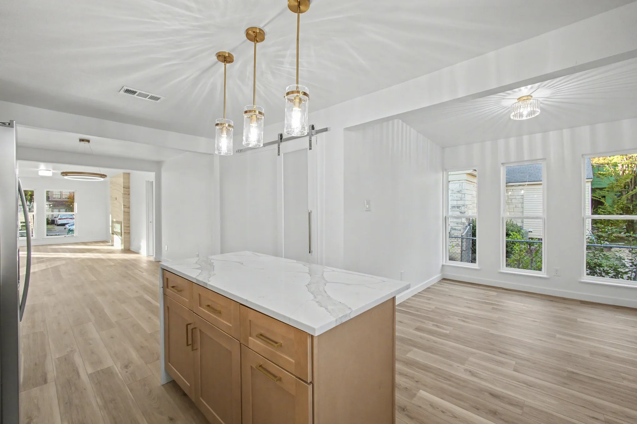 Single Family Residence For Sale in Dallas County , 7518 Caillet Street, Dallas, Texas 75209, 4 Bedroom, 3 Bathroom, 2 Garage spaces, 2,014 Sqft, built in 1948, mls#21245660, Real Estate Agent in Dallas, Homes For Sale in Dallas county, Homes For Sale in Dallas, Realtor in Dallas Texas, Real Estate Brokerage Independent Realty Texas, Luminita Cordes Realtor