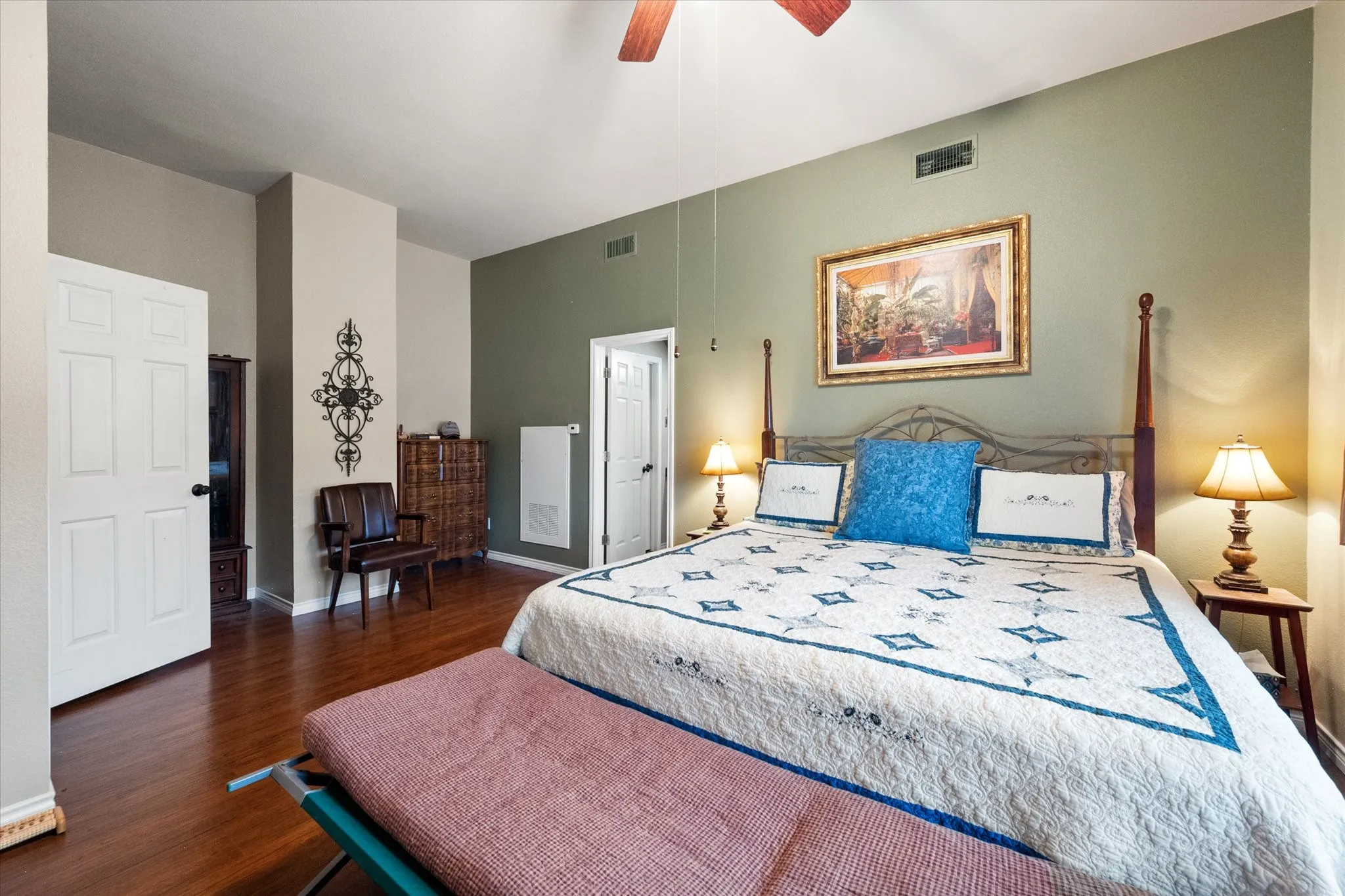 Single Family Residence For Sale in Navarro County , 4070 Fm 2452, Corsicana, Texas 75110, 3 Bedroom, 3 Bathroom, 2 Garage spaces, 2,974 Sqft, built in 1997, Price $595,900, mls#21249775, Real Estate Agent in Corsicana, Homes For Sale in Navarro county, Homes For Sale in Corsicana, Realtor in Corsicana Texas, Real Estate Brokerage Independent Realty Texas, Luminita Cordes Realtor