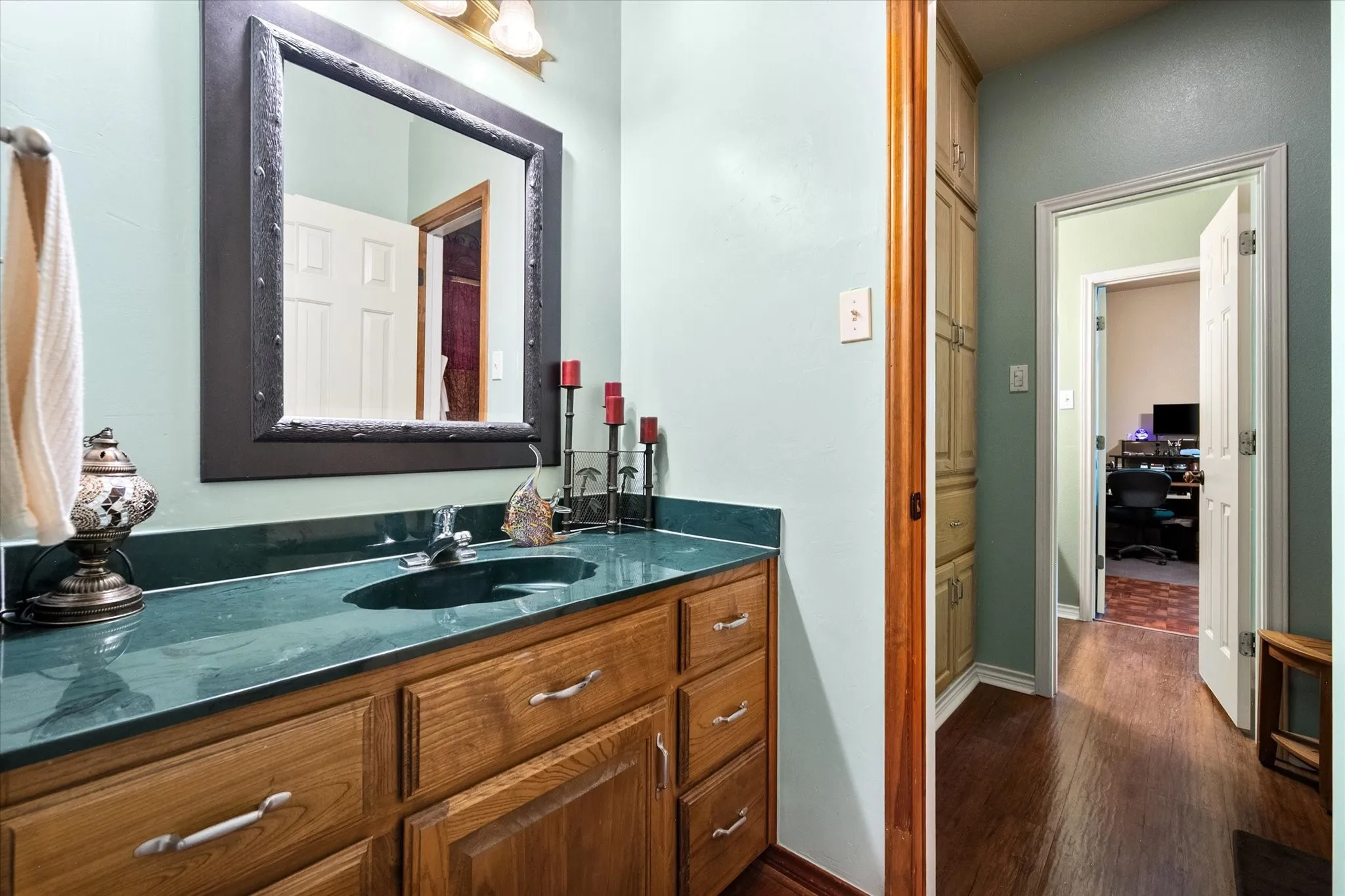 Single Family Residence For Sale in Navarro County , 4070 Fm 2452, Corsicana, Texas 75110, 3 Bedroom, 3 Bathroom, 2 Garage spaces, 2,974 Sqft, built in 1997, Price $595,900, mls#21249775, Real Estate Agent in Corsicana, Homes For Sale in Navarro county, Homes For Sale in Corsicana, Realtor in Corsicana Texas, Real Estate Brokerage Independent Realty Texas, Luminita Cordes Realtor