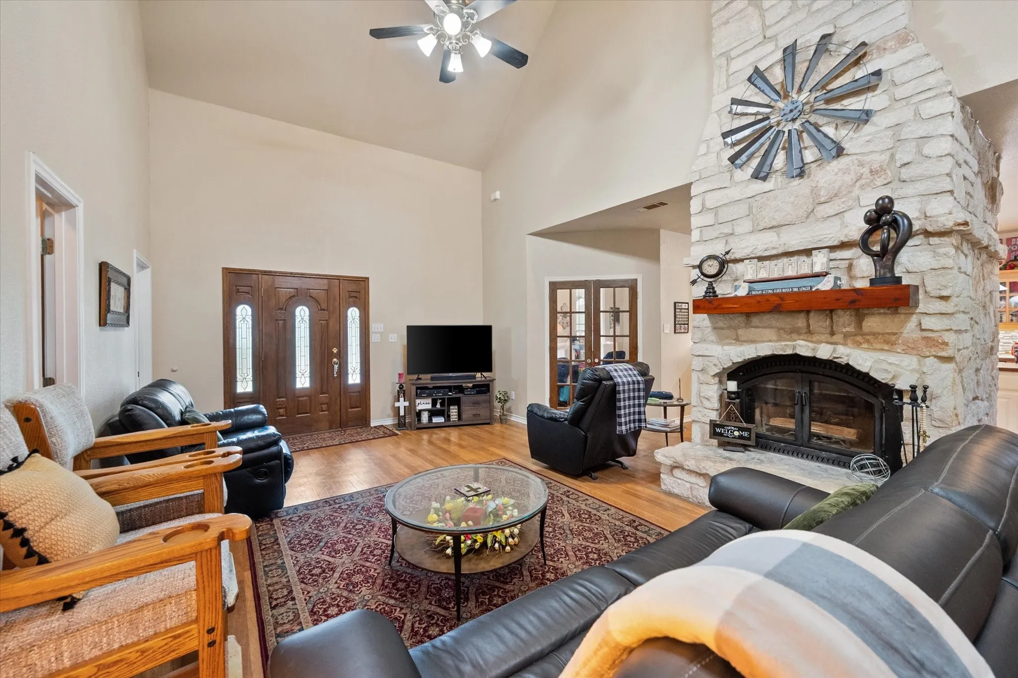 Single Family Residence For Sale in Navarro County , 4070 Fm 2452, Corsicana, Texas 75110, 3 Bedroom, 3 Bathroom, 2 Garage spaces, 2,974 Sqft, built in 1997, Price $595,900, mls#21249775, Real Estate Agent in Corsicana, Homes For Sale in Navarro county, Homes For Sale in Corsicana, Realtor in Corsicana Texas, Real Estate Brokerage Independent Realty Texas, Luminita Cordes Realtor