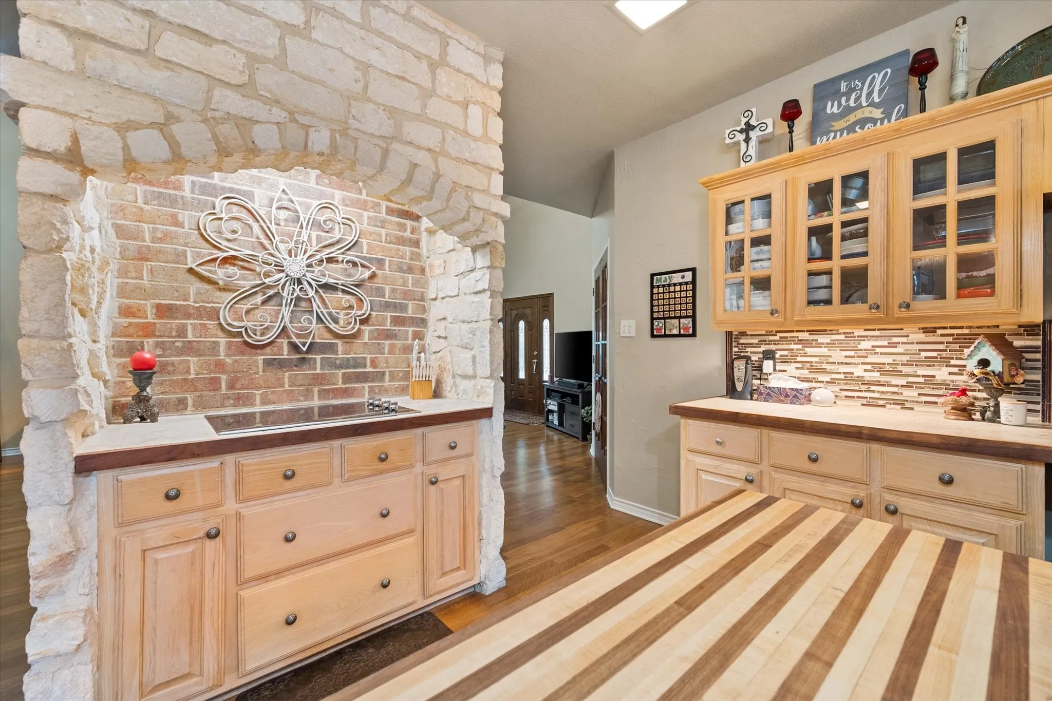 Single Family Residence For Sale in Navarro County , 4070 Fm 2452, Corsicana, Texas 75110, 3 Bedroom, 3 Bathroom, 2 Garage spaces, 2,974 Sqft, built in 1997, Price $595,900, mls#21249775, Real Estate Agent in Corsicana, Homes For Sale in Navarro county, Homes For Sale in Corsicana, Realtor in Corsicana Texas, Real Estate Brokerage Independent Realty Texas, Luminita Cordes Realtor