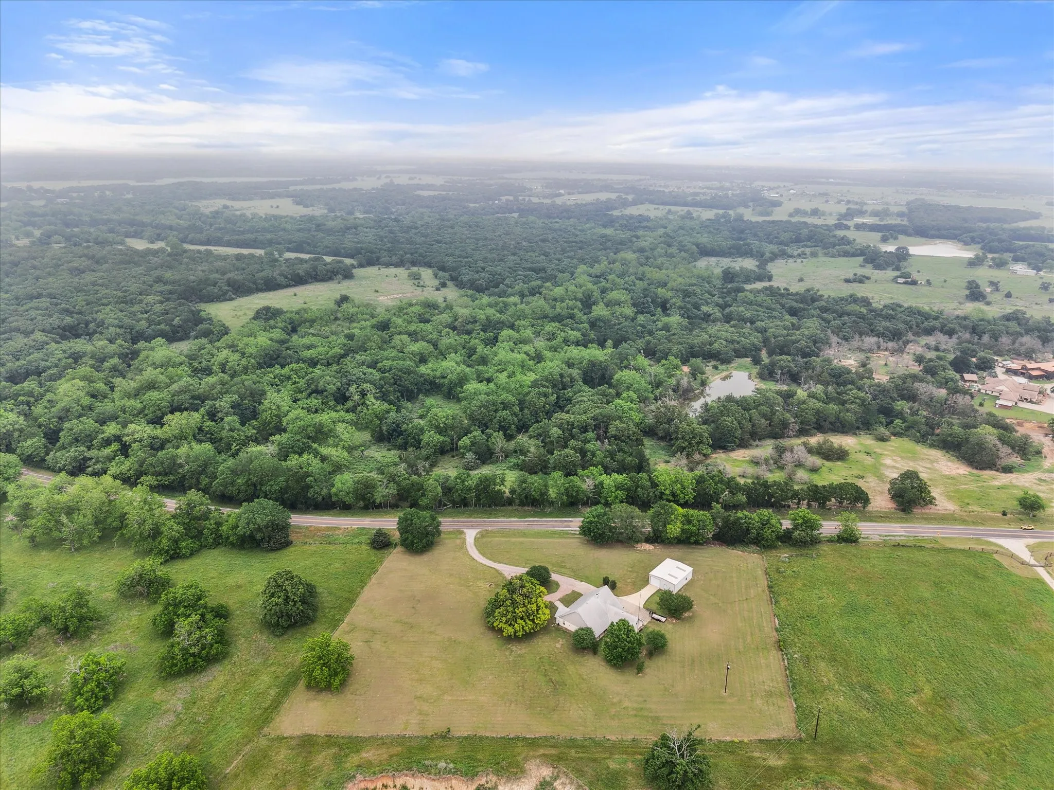 Single Family Residence For Sale in Navarro County , 4070 Fm 2452, Corsicana, Texas 75110, 3 Bedroom, 3 Bathroom, 2 Garage spaces, 2,974 Sqft, built in 1997, Price $595,900, mls#21249775, Real Estate Agent in Corsicana, Homes For Sale in Navarro county, Homes For Sale in Corsicana, Realtor in Corsicana Texas, Real Estate Brokerage Independent Realty Texas, Luminita Cordes Realtor