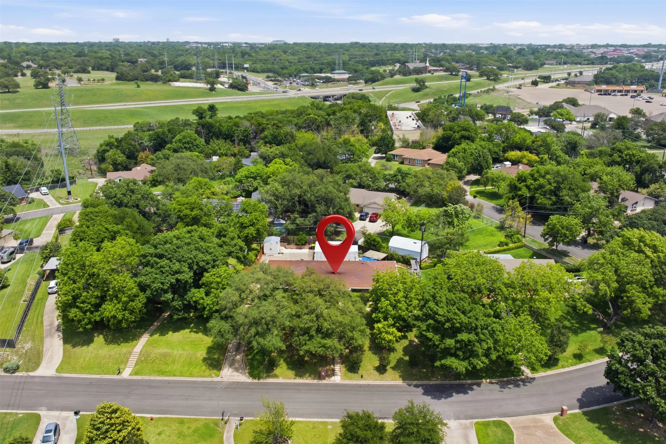 Single Family Residence For Sale in Mc Lennan County , 1209 Southwood Drive, Woodway, Texas 76712, 4 Bedroom, 3 Bathroom, 2 Garage spaces, 2,515 Sqft, built in 1964, mls#21252885, Real Estate Agent in Woodway, Homes For Sale in Mc Lennan county, Homes For Sale in Woodway, Realtor in Woodway Texas, Real Estate Brokerage Independent Realty Texas, Luminita Cordes Realtor