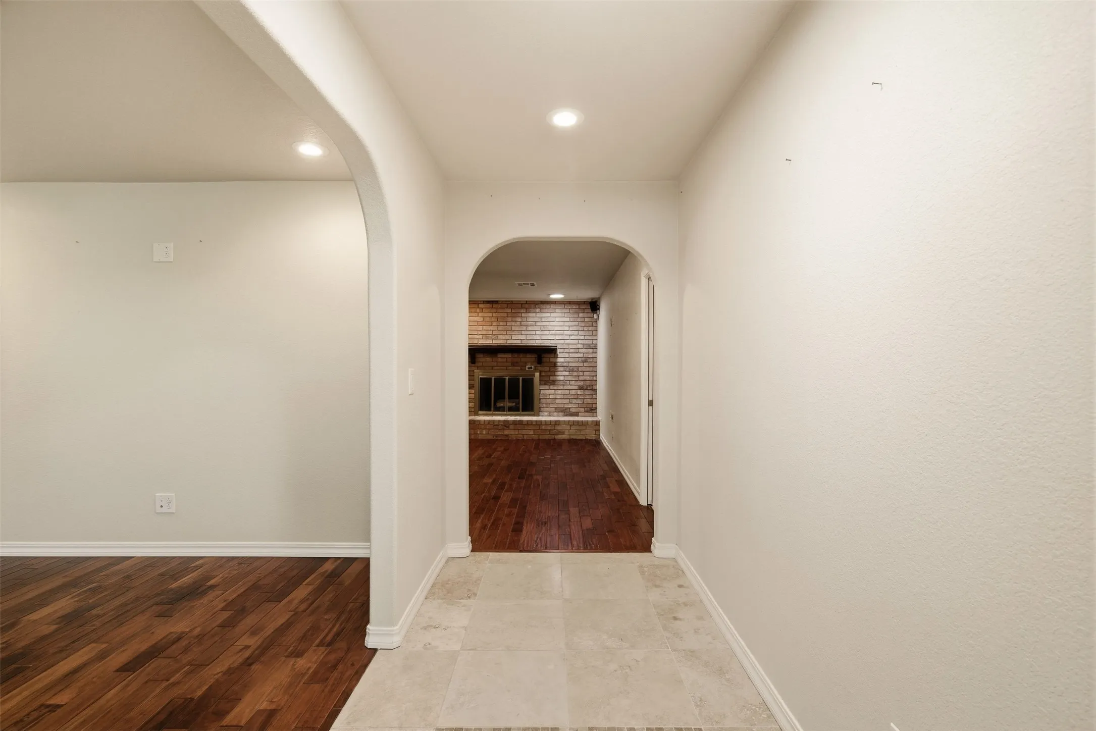Single Family Residence For Sale in Mc Lennan County , 1209 Southwood Drive, Woodway, Texas 76712, 4 Bedroom, 3 Bathroom, 2 Garage spaces, 2,515 Sqft, built in 1964, mls#21252885, Real Estate Agent in Woodway, Homes For Sale in Mc Lennan county, Homes For Sale in Woodway, Realtor in Woodway Texas, Real Estate Brokerage Independent Realty Texas, Luminita Cordes Realtor