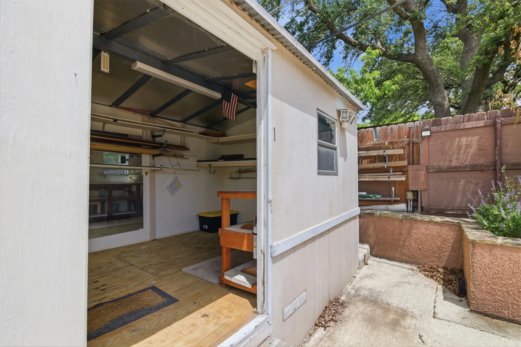 Single Family Residence For Sale in Mc Lennan County , 1209 Southwood Drive, Woodway, Texas 76712, 4 Bedroom, 3 Bathroom, 2 Garage spaces, 2,515 Sqft, built in 1964, mls#21252885, Real Estate Agent in Woodway, Homes For Sale in Mc Lennan county, Homes For Sale in Woodway, Realtor in Woodway Texas, Real Estate Brokerage Independent Realty Texas, Luminita Cordes Realtor