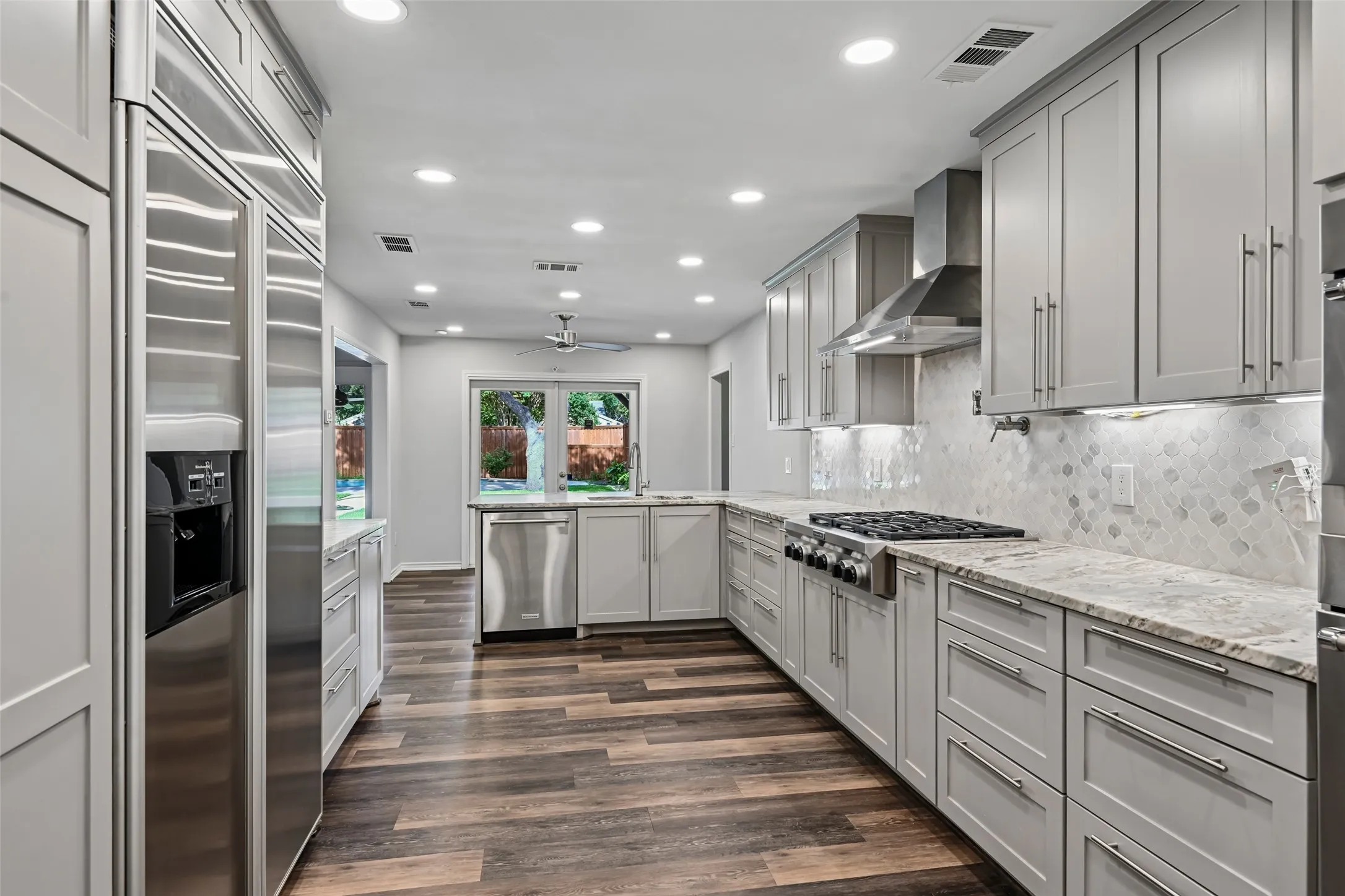 Single Family Residence For Sale in Dallas County , 13216 Hillcrest Road, Dallas, Texas 75240, 7 Bedroom, 7 Bathroom, 3 Garage spaces, 4,425 Sqft, built in 1981, mls#21248675, Real Estate Agent in Dallas, Homes For Sale in Dallas county, Homes For Sale in Dallas, Realtor in Dallas Texas, Real Estate Brokerage Independent Realty Texas, Luminita Cordes Realtor