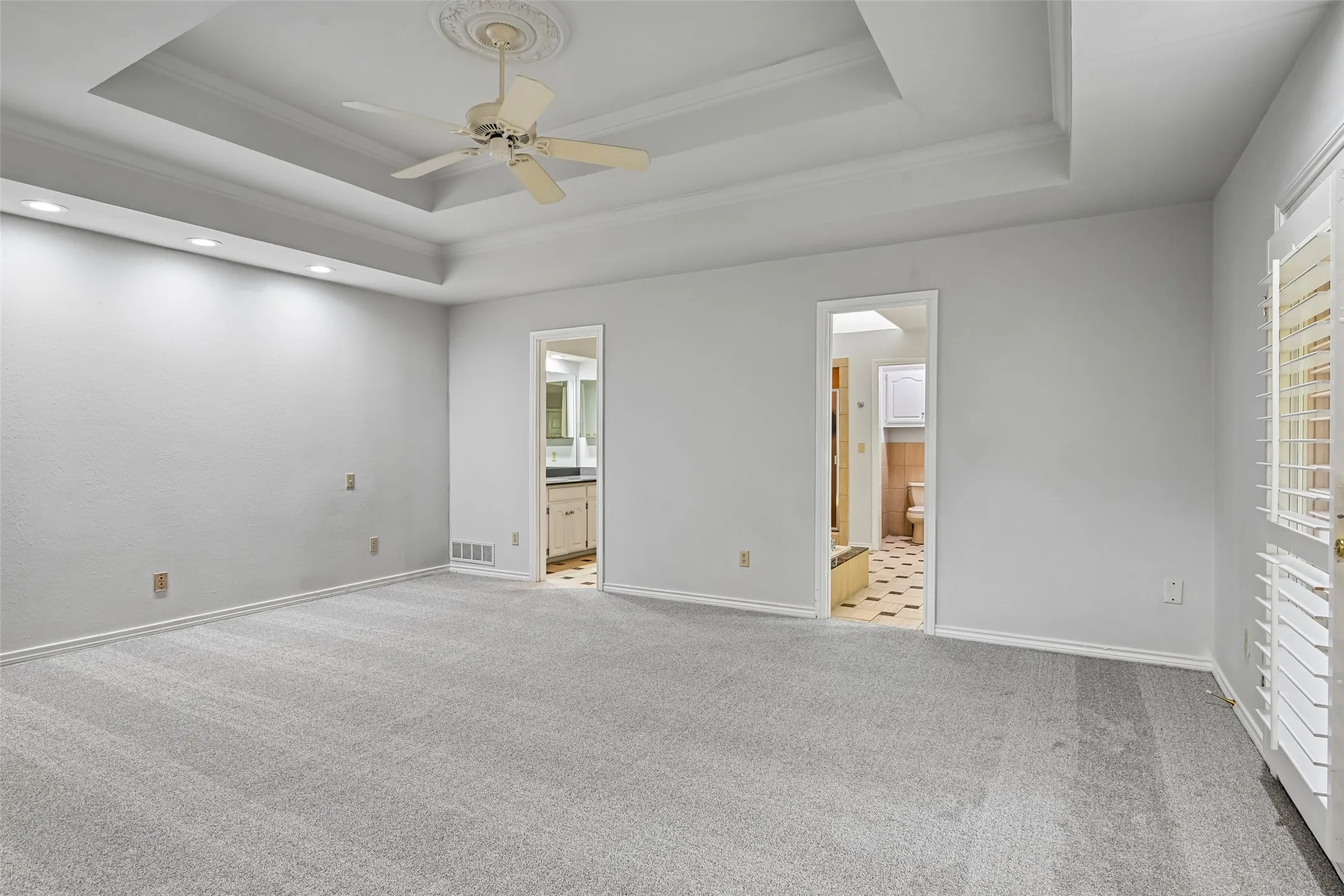 Single Family Residence For Sale in Dallas County , 13216 Hillcrest Road, Dallas, Texas 75240, 7 Bedroom, 7 Bathroom, 3 Garage spaces, 4,425 Sqft, built in 1981, mls#21248675, Real Estate Agent in Dallas, Homes For Sale in Dallas county, Homes For Sale in Dallas, Realtor in Dallas Texas, Real Estate Brokerage Independent Realty Texas, Luminita Cordes Realtor
