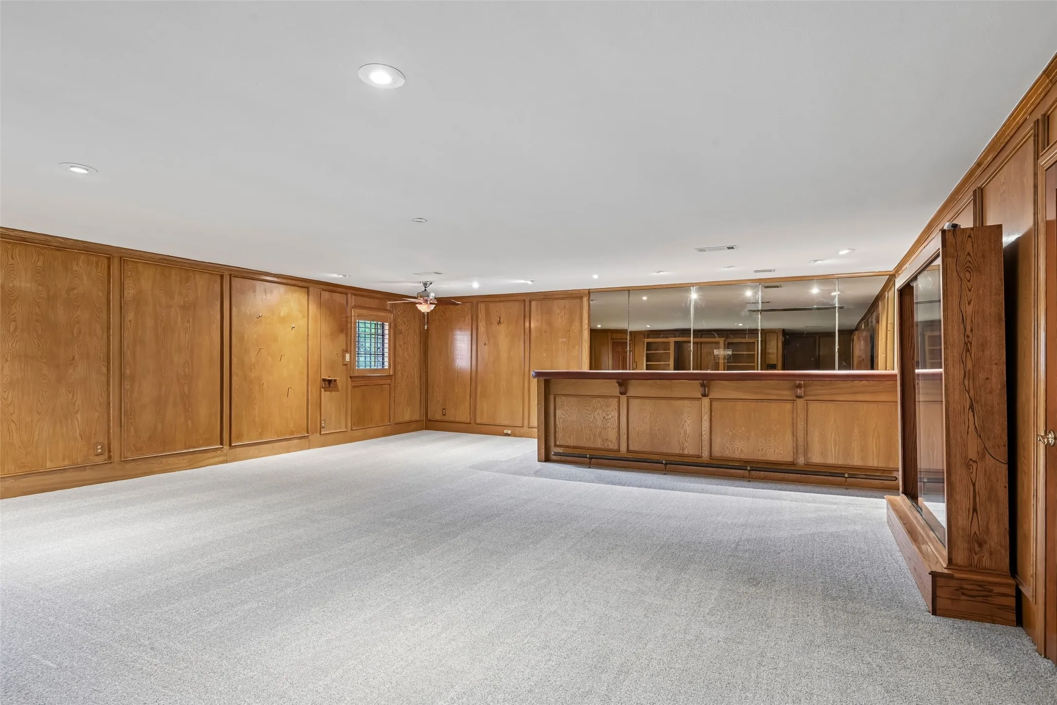 Single Family Residence For Sale in Dallas County , 13216 Hillcrest Road, Dallas, Texas 75240, 7 Bedroom, 7 Bathroom, 3 Garage spaces, 4,425 Sqft, built in 1981, mls#21248675, Real Estate Agent in Dallas, Homes For Sale in Dallas county, Homes For Sale in Dallas, Realtor in Dallas Texas, Real Estate Brokerage Independent Realty Texas, Luminita Cordes Realtor