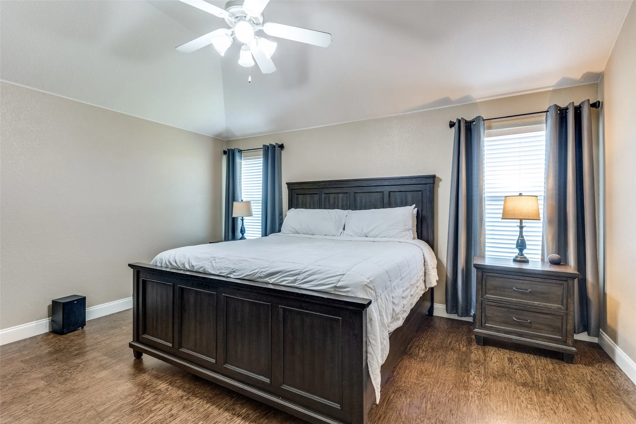 Single Family Residence For Sale in Tarrant County , 13729 Village Vista Drive, Fort Worth, Texas 76052, 3 Bedrooms, 2 Bathrooms, 2 Garage spaces, 1,868 Sqft, built in 2005, Price $324,900, mls#21254510, Real Estate Agent in Fort Worth, Homes For Sale in Tarrant county, Homes For Sale in Fort Worth, Realtor in Fort Worth Texas, Real Estate Brokerage Independent Realty Texas, Luminita Cordes Realtor