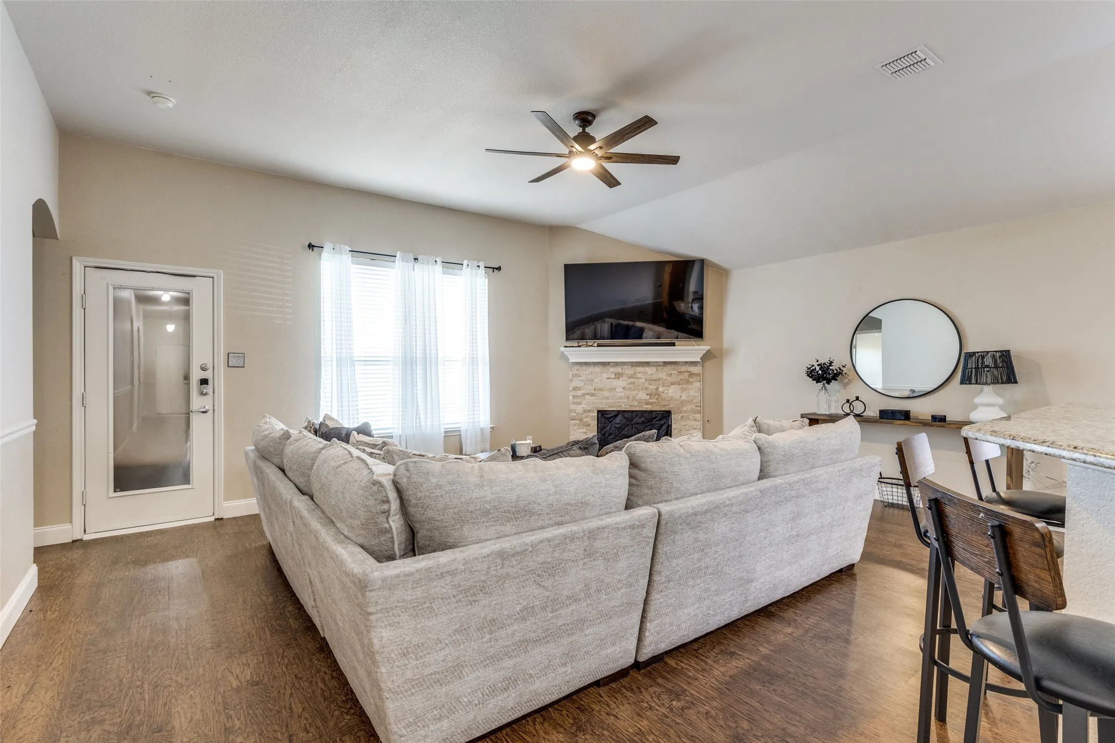 Single Family Residence For Sale in Tarrant County , 13729 Village Vista Drive, Fort Worth, Texas 76052, 3 Bedrooms, 2 Bathrooms, 2 Garage spaces, 1,868 Sqft, built in 2005, Price $324,900, mls#21254510, Real Estate Agent in Fort Worth, Homes For Sale in Tarrant county, Homes For Sale in Fort Worth, Realtor in Fort Worth Texas, Real Estate Brokerage Independent Realty Texas, Luminita Cordes Realtor