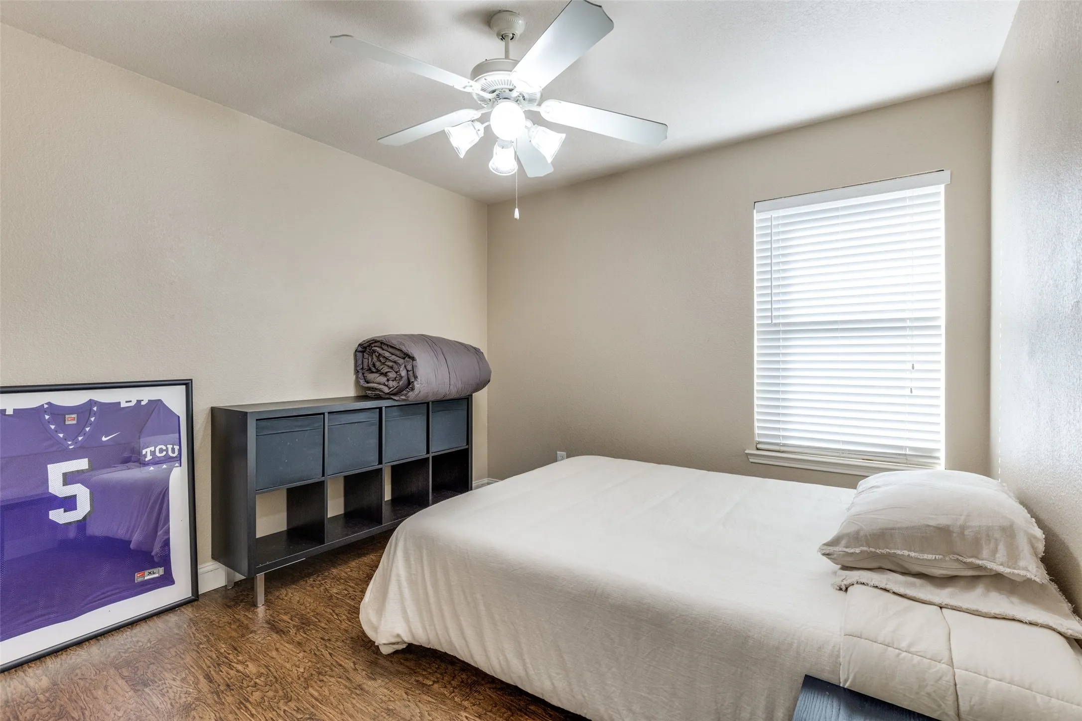 Single Family Residence For Sale in Tarrant County , 13729 Village Vista Drive, Fort Worth, Texas 76052, 3 Bedrooms, 2 Bathrooms, 2 Garage spaces, 1,868 Sqft, built in 2005, Price $324,900, mls#21254510, Real Estate Agent in Fort Worth, Homes For Sale in Tarrant county, Homes For Sale in Fort Worth, Realtor in Fort Worth Texas, Real Estate Brokerage Independent Realty Texas, Luminita Cordes Realtor