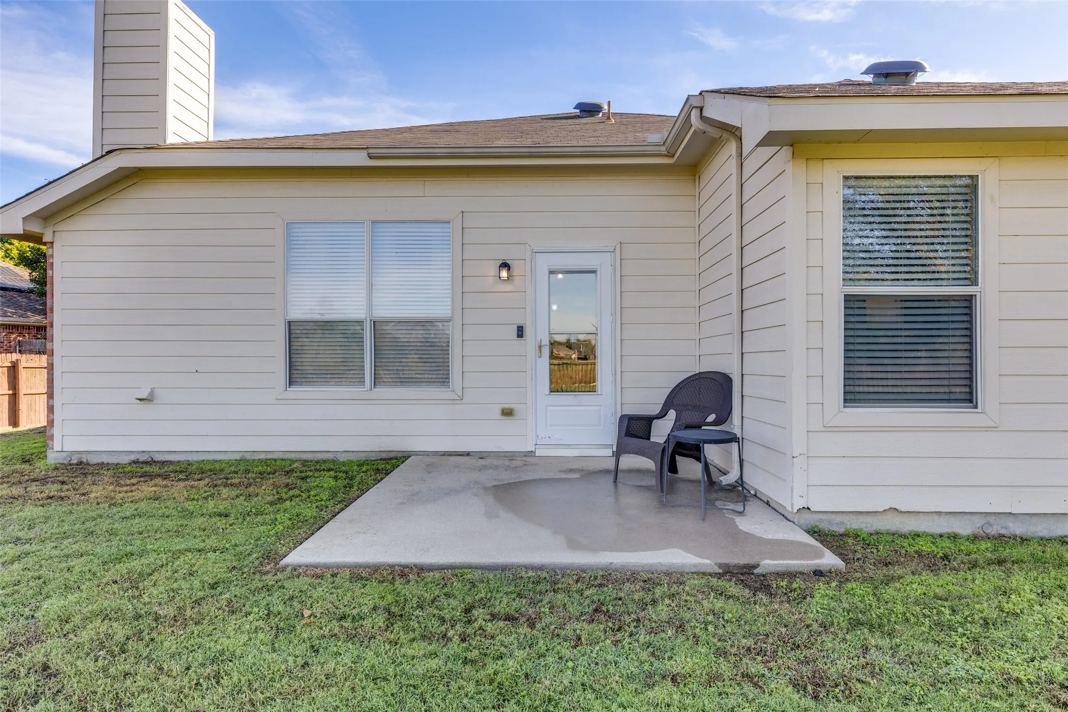 Single Family Residence For Sale in Tarrant County , 13729 Village Vista Drive, Fort Worth, Texas 76052, 3 Bedrooms, 2 Bathrooms, 2 Garage spaces, 1,868 Sqft, built in 2005, Price $324,900, mls#21254510, Real Estate Agent in Fort Worth, Homes For Sale in Tarrant county, Homes For Sale in Fort Worth, Realtor in Fort Worth Texas, Real Estate Brokerage Independent Realty Texas, Luminita Cordes Realtor
