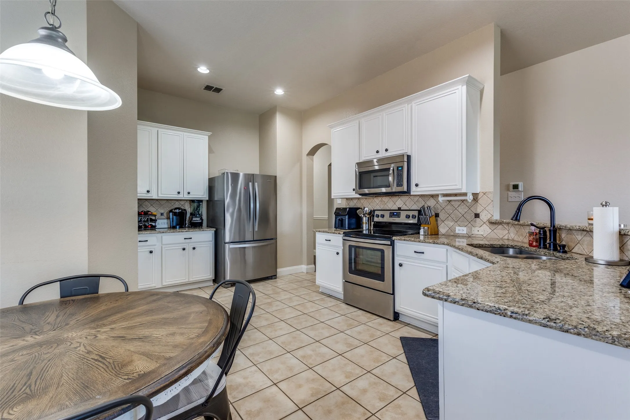 Single Family Residence For Sale in Tarrant County , 13729 Village Vista Drive, Fort Worth, Texas 76052, 3 Bedrooms, 2 Bathrooms, 2 Garage spaces, 1,868 Sqft, built in 2005, Price $324,900, mls#21254510, Real Estate Agent in Fort Worth, Homes For Sale in Tarrant county, Homes For Sale in Fort Worth, Realtor in Fort Worth Texas, Real Estate Brokerage Independent Realty Texas, Luminita Cordes Realtor