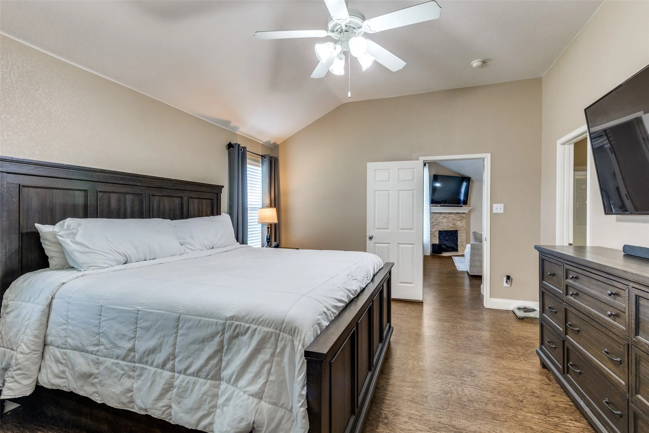 Single Family Residence For Sale in Tarrant County , 13729 Village Vista Drive, Fort Worth, Texas 76052, 3 Bedrooms, 2 Bathrooms, 2 Garage spaces, 1,868 Sqft, built in 2005, Price $324,900, mls#21254510, Real Estate Agent in Fort Worth, Homes For Sale in Tarrant county, Homes For Sale in Fort Worth, Realtor in Fort Worth Texas, Real Estate Brokerage Independent Realty Texas, Luminita Cordes Realtor