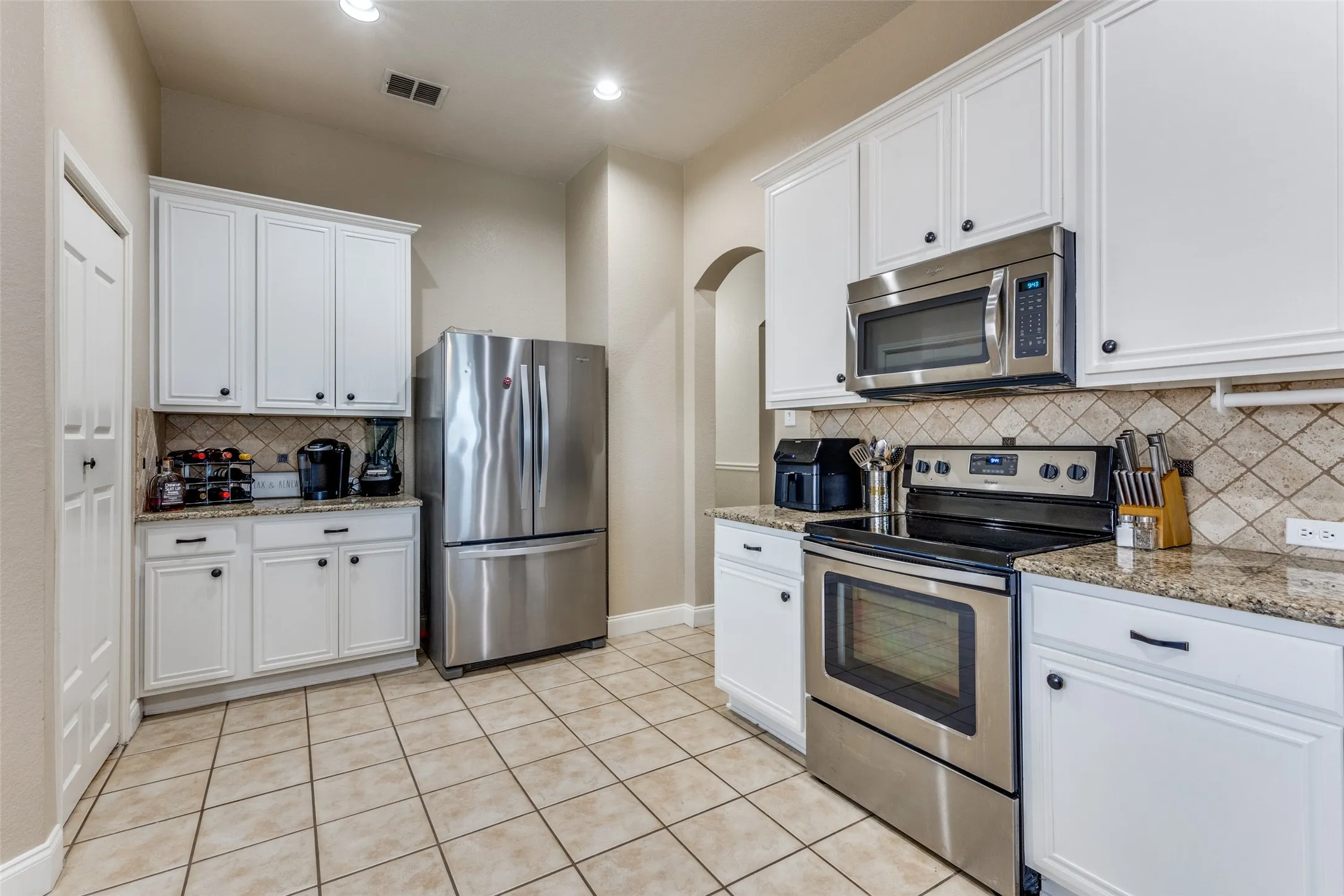 Single Family Residence For Sale in Tarrant County , 13729 Village Vista Drive, Fort Worth, Texas 76052, 3 Bedrooms, 2 Bathrooms, 2 Garage spaces, 1,868 Sqft, built in 2005, Price $324,900, mls#21254510, Real Estate Agent in Fort Worth, Homes For Sale in Tarrant county, Homes For Sale in Fort Worth, Realtor in Fort Worth Texas, Real Estate Brokerage Independent Realty Texas, Luminita Cordes Realtor