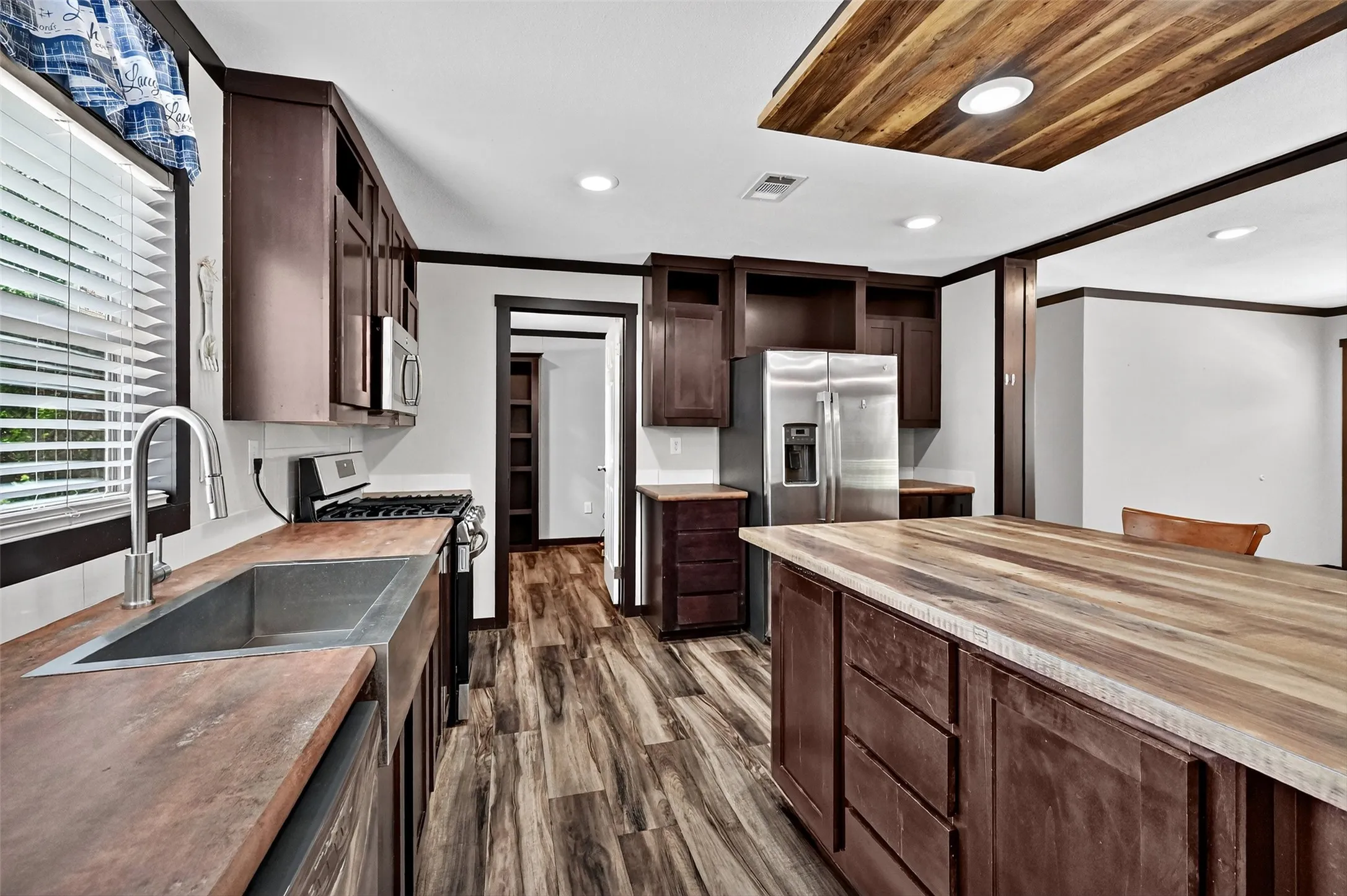 Manufactured Home For Sale in Grayson County , 2869 Ranch Road, Whitesboro, Texas 76273, 3 Bedroom, 2 Bathroom, Garage spaces, 1,512 Sqft, built in 2021, mls#21254269, Real Estate Agent in Whitesboro, Homes For Sale in Grayson county, Homes For Sale in Whitesboro, Realtor in Whitesboro Texas, Real Estate Brokerage Independent Realty Texas, Luminita Cordes Realtor