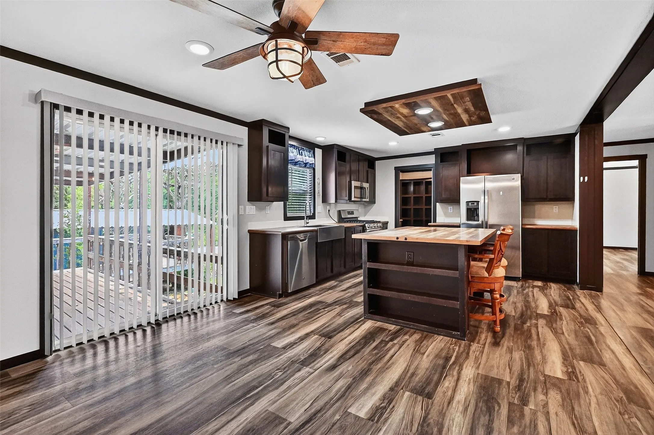Manufactured Home For Sale in Grayson County , 2869 Ranch Road, Whitesboro, Texas 76273, 3 Bedroom, 2 Bathroom, Garage spaces, 1,512 Sqft, built in 2021, mls#21254269, Real Estate Agent in Whitesboro, Homes For Sale in Grayson county, Homes For Sale in Whitesboro, Realtor in Whitesboro Texas, Real Estate Brokerage Independent Realty Texas, Luminita Cordes Realtor
